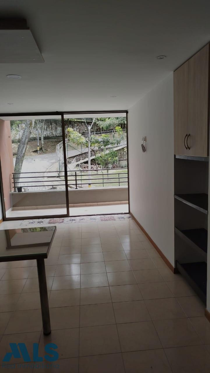 Apartamento bien ubicado para invertir en rentas cortas. medellin - conquistadores
