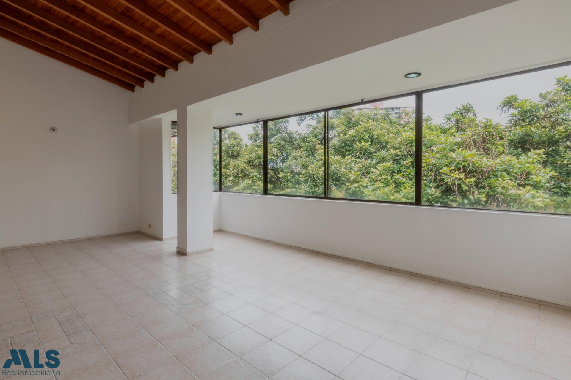 Excelente ubicación y amplios espacios medellin - la frontera
