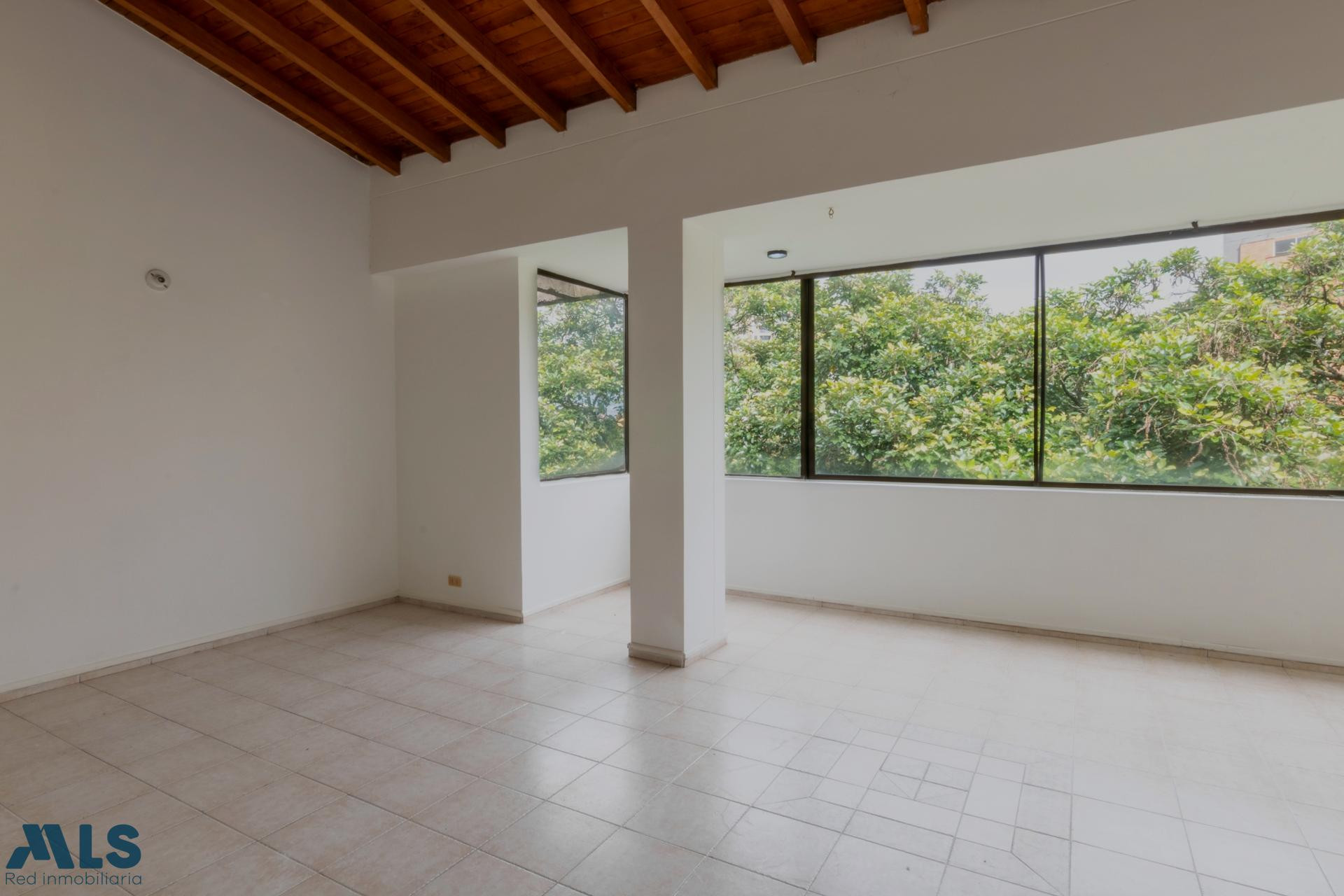 Excelente ubicación y amplios espacios medellin - la frontera