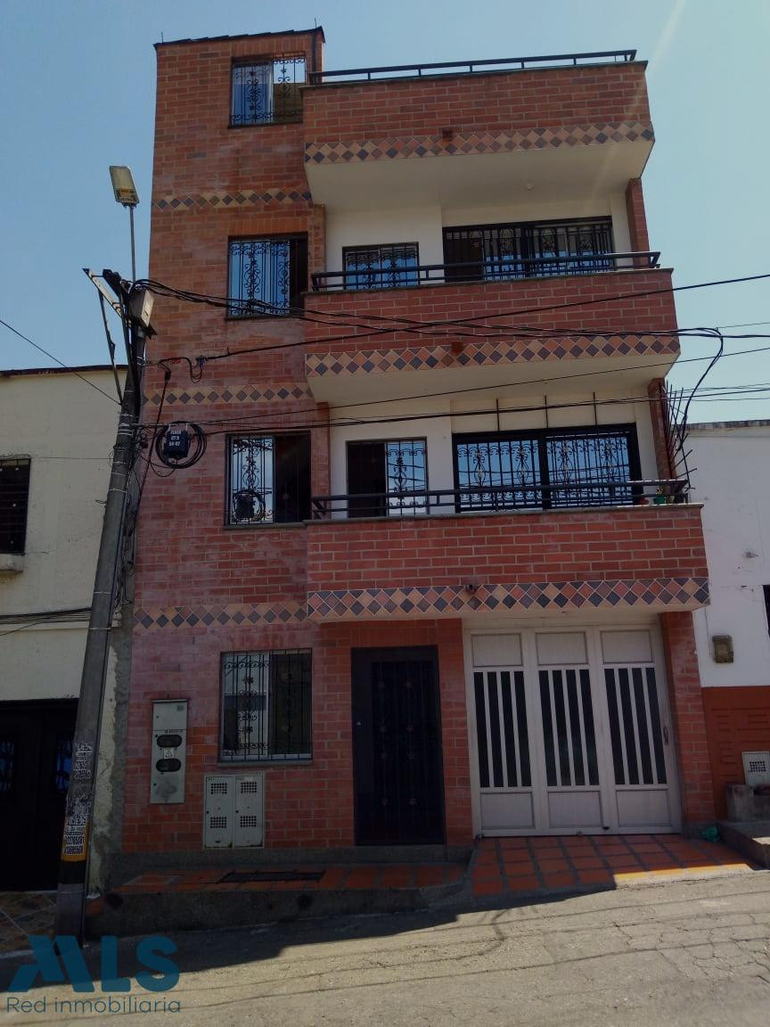 Apto con buena ubicación y cerca a todo en el centro medellin - las palmas