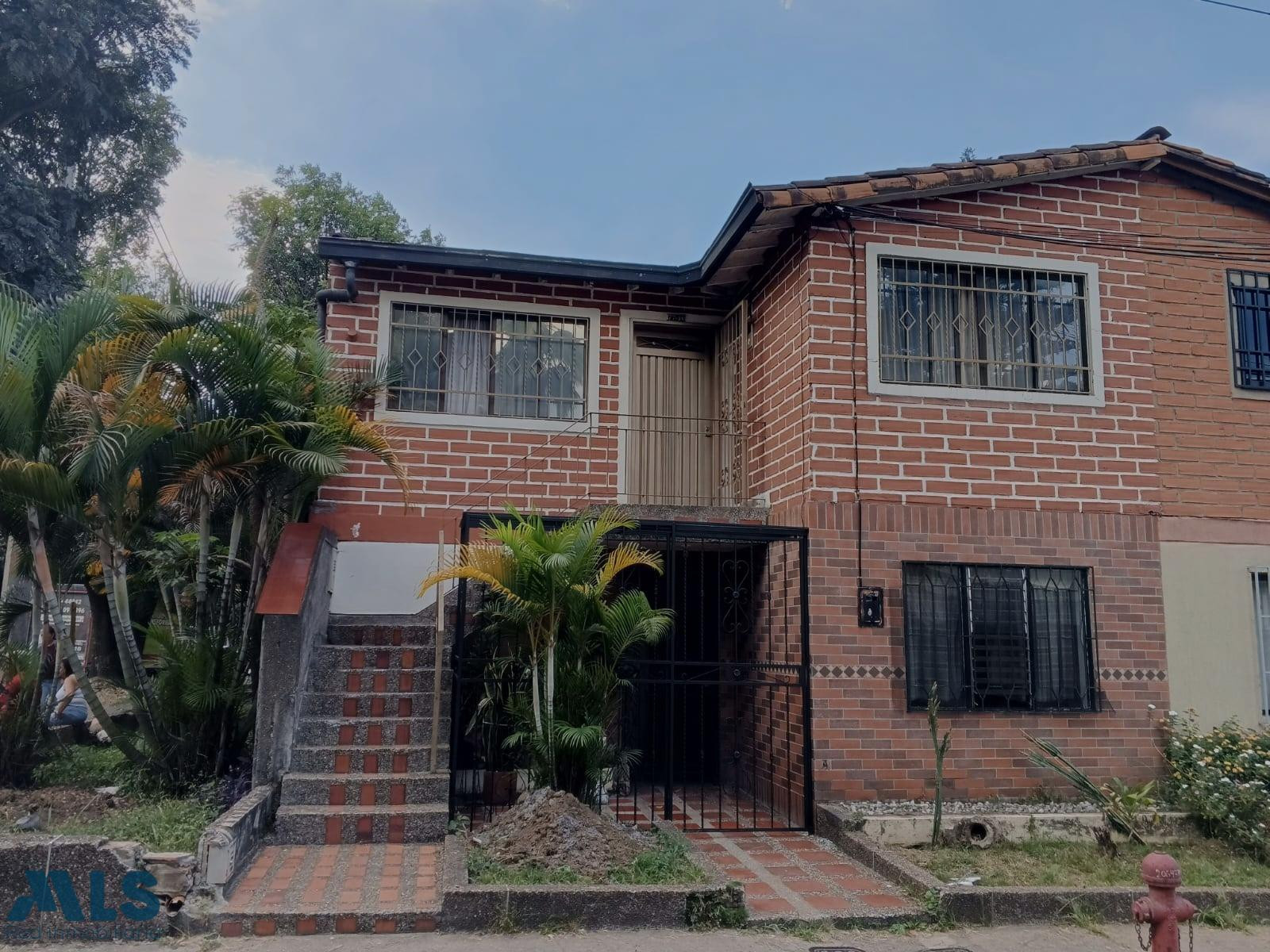 Casa En Venta Belén San Carlos medellin - belen