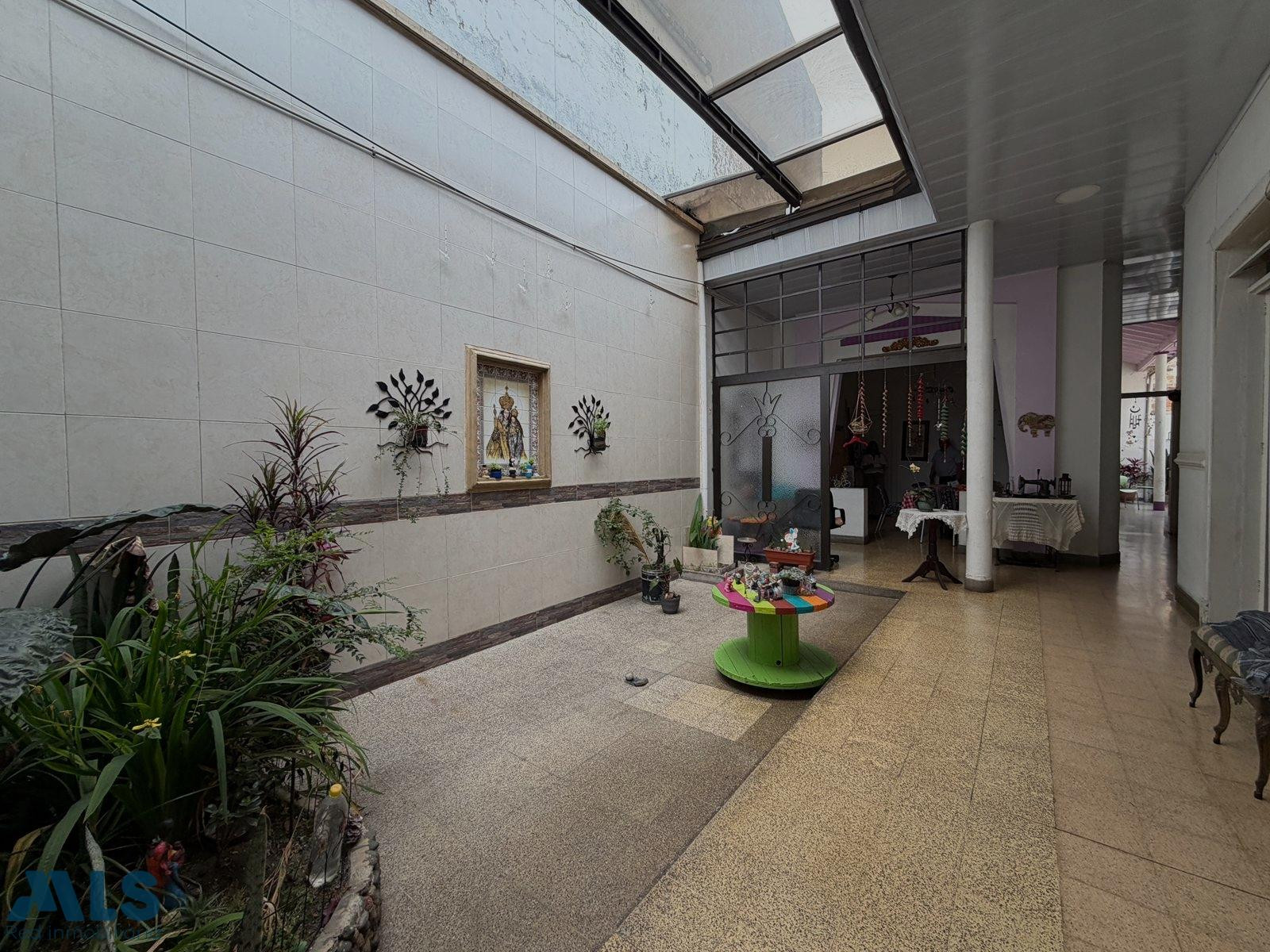 VENTA DE CASA GRANDE UBICADA EN PRADO CENTRO medellin - prado