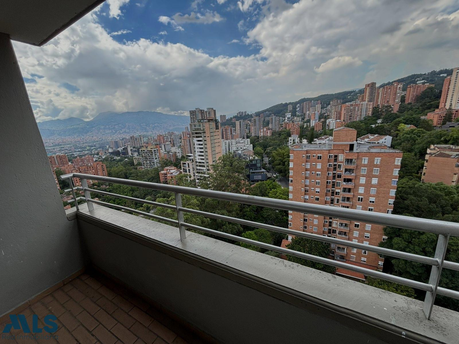 Apartamento en Poblado medellin - loma de los parra