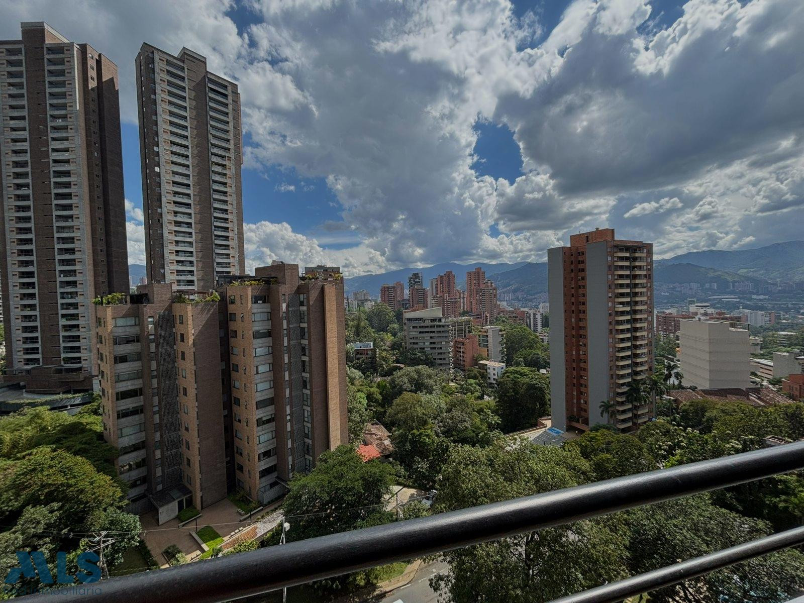 Apartamento en Poblado medellin - loma de los parra