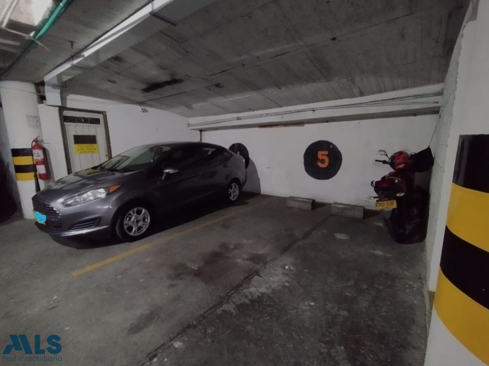 Parqueadero en venta en Medellín, Sector La Candelaria medellin - la candelaria