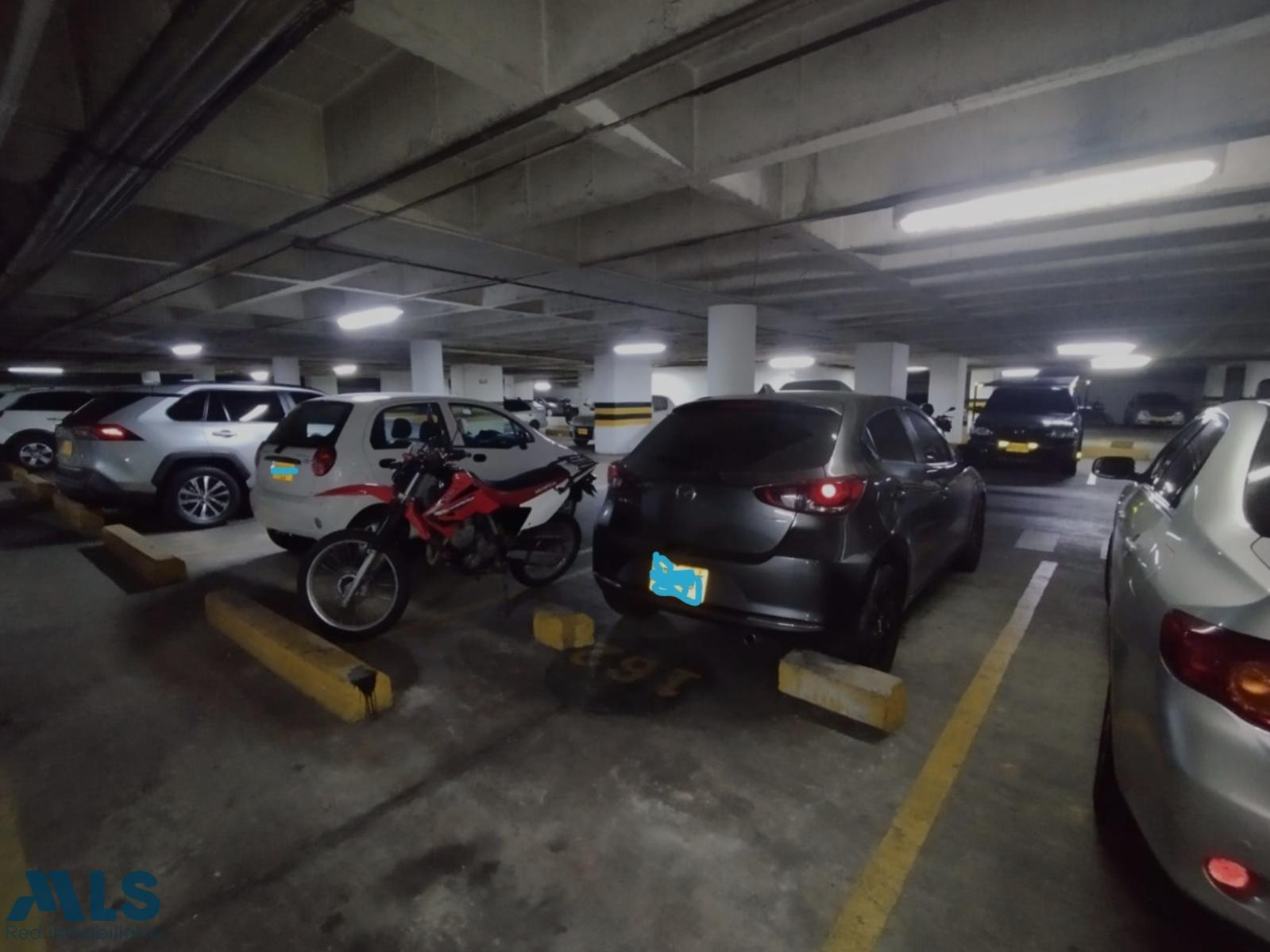 Parqueadero en venta en Medellín, Sector La Candelaria medellin - la candelaria