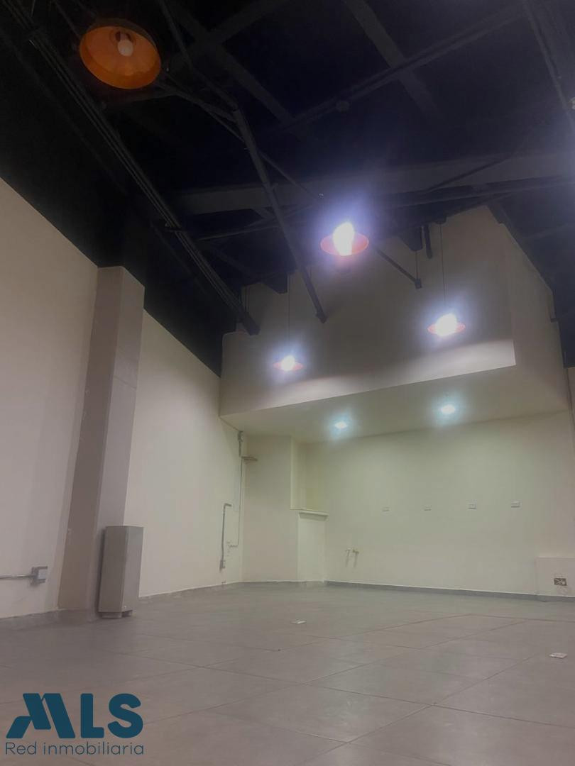 VENTA DE LOCAL EN CENTRO COMERCIAL PLAZA ARRAYANES itagui - independencia