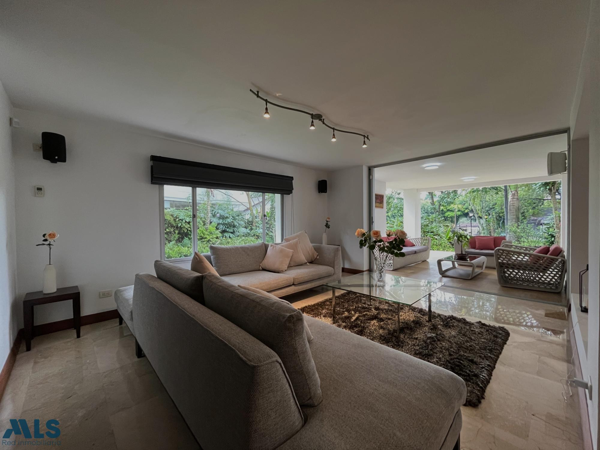 Exclusiva casa en la Loma del Campestre medellin - san lucas