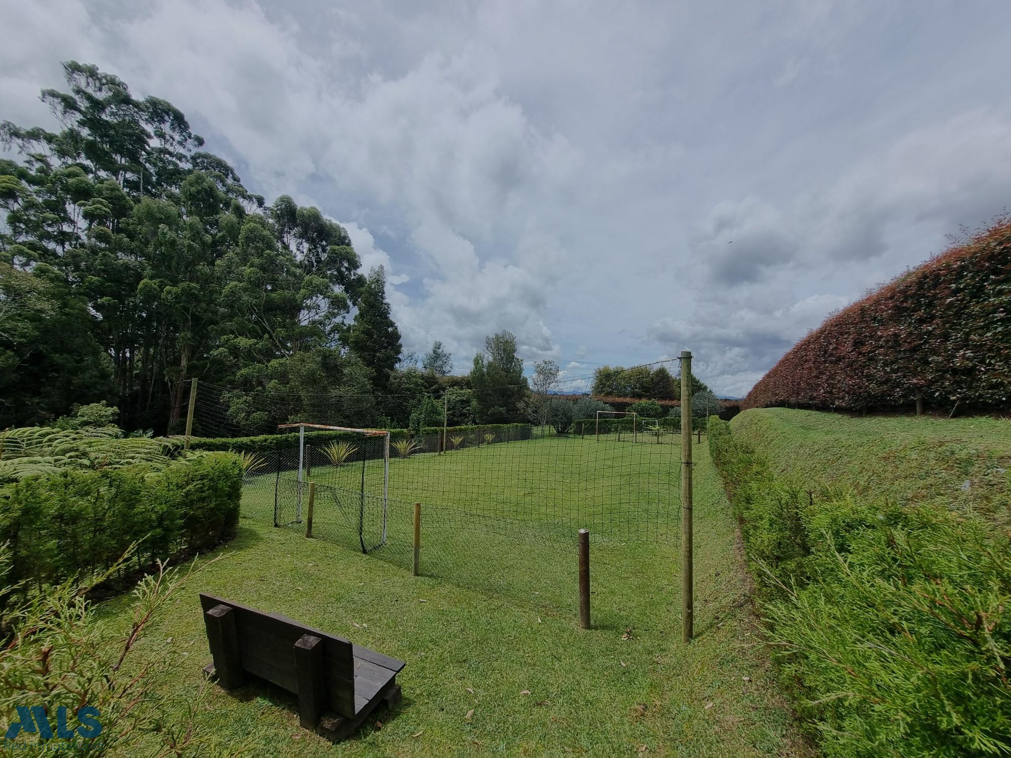 En Venta Casa Campestre con lote en parcelación envigado - alto de las palmas