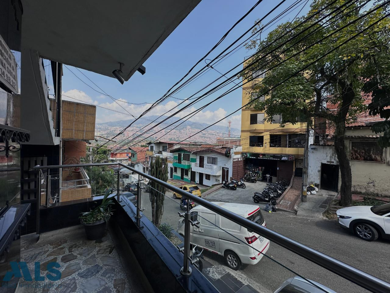 CASA CON HAB DE RENTA A PASOS DEL JARDIN BOTANICO medellin - campo valdes n 1
