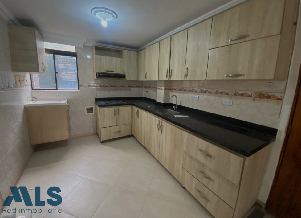 Apartamento en via principal tranquilo y seguro itagui - las acacias