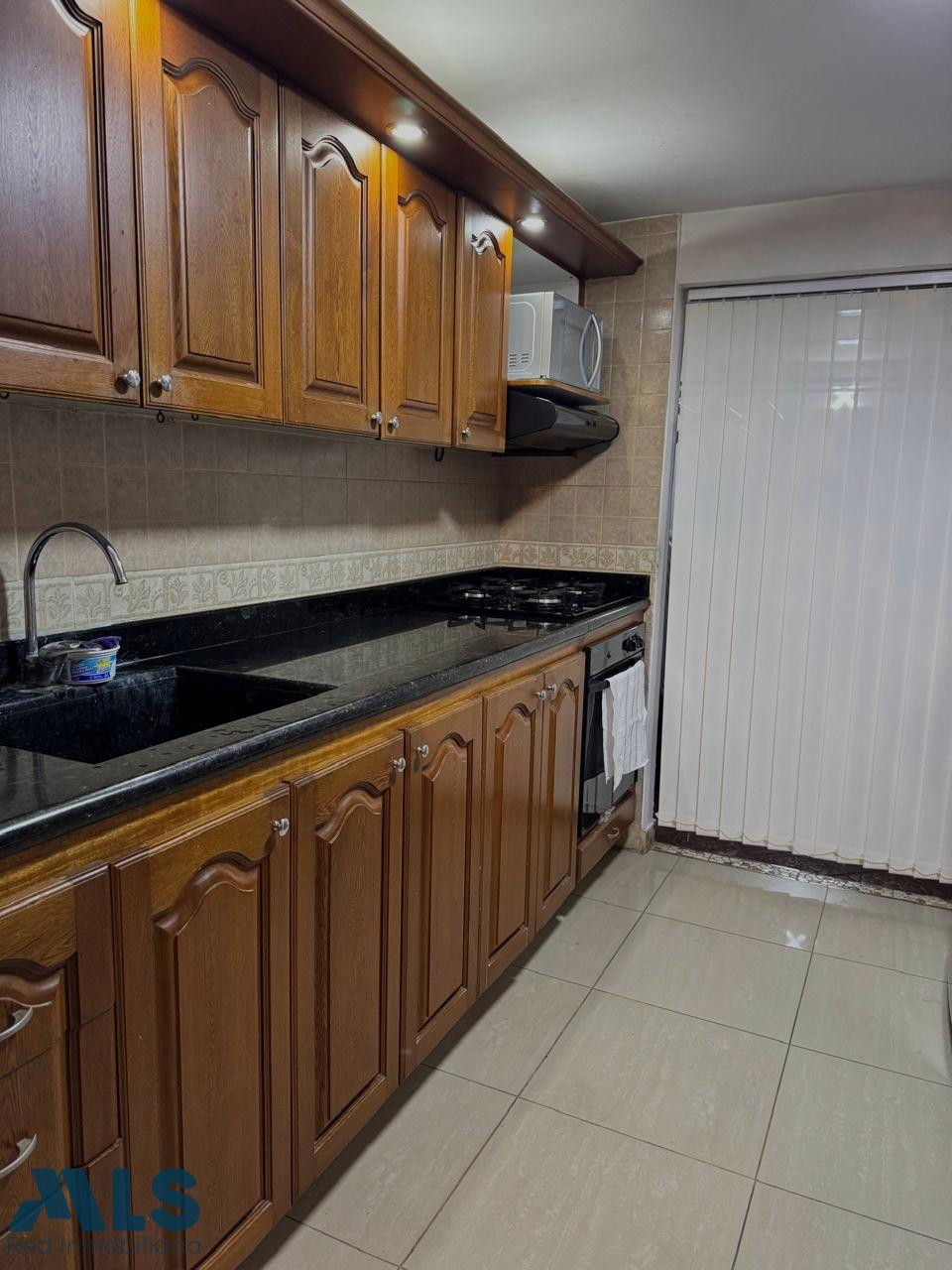 Casa unifamiliar de 2 niveles en Envigado, El Dorado. envigado - el dorado