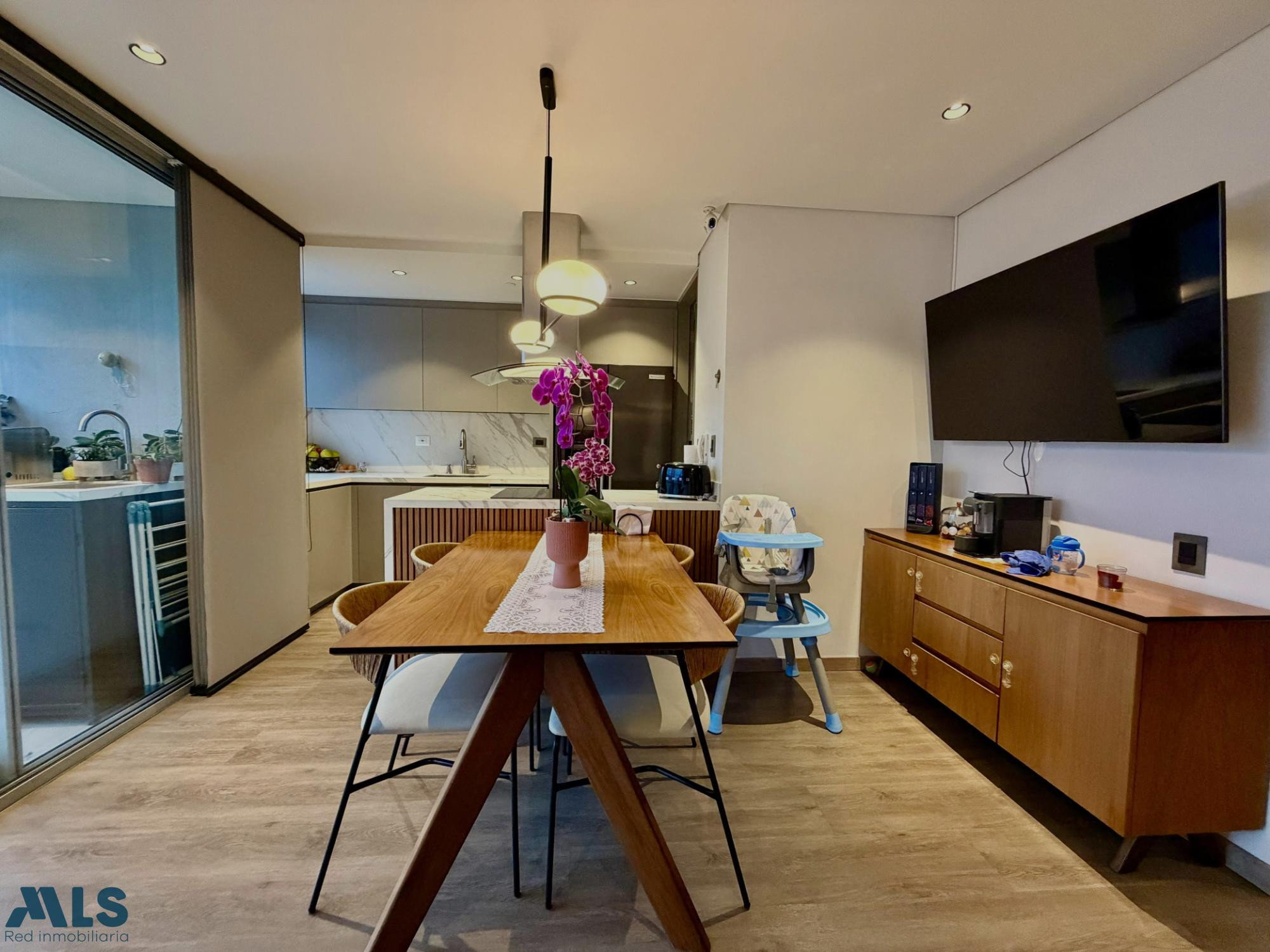 Hermoso apartamento en Envigado con hermosa vista envigado - loma de los mesa