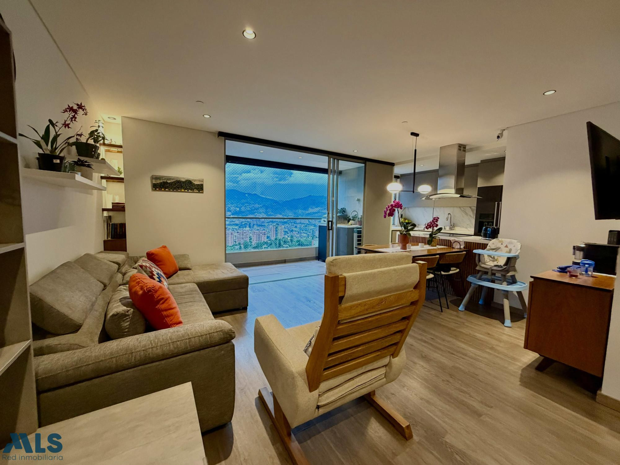 Hermoso apartamento en Envigado con hermosa vista envigado - loma de los mesa