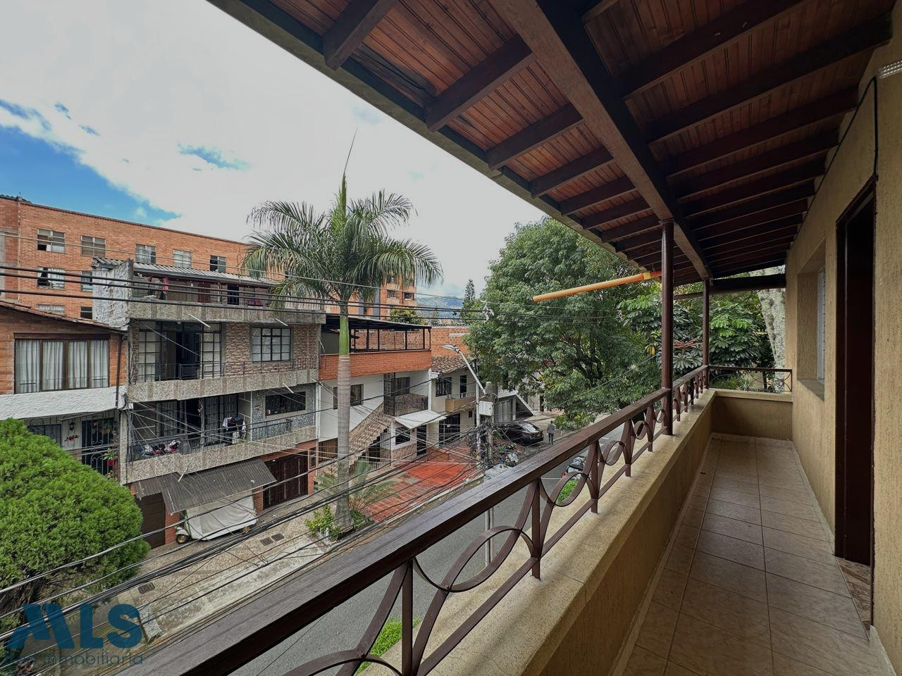 Casa tercer piso en venta en Belén Miravalle. medellin - miravalle