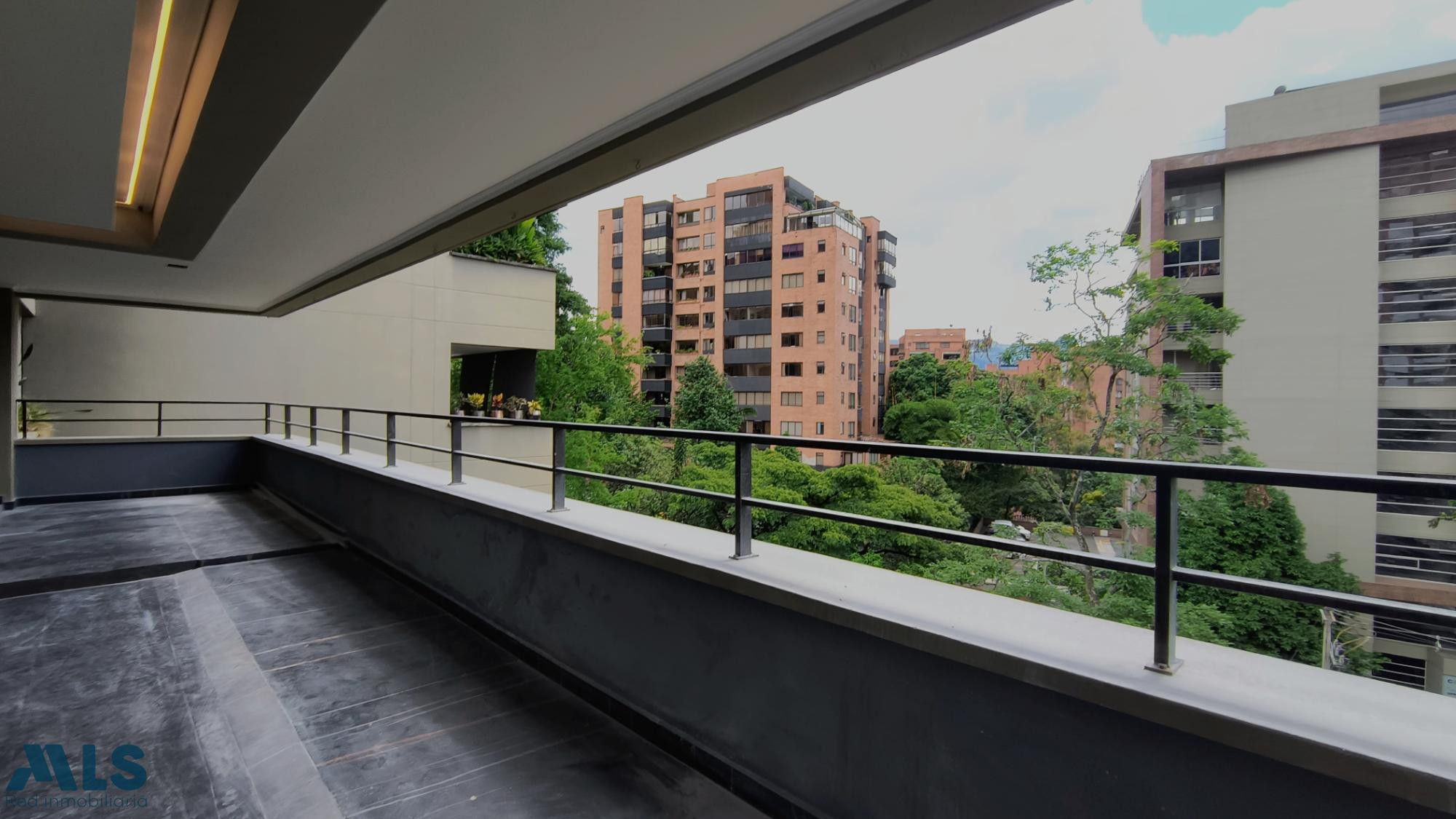 Apartamento para remodelar en sector de la Tomatera, medellin - la tomatera