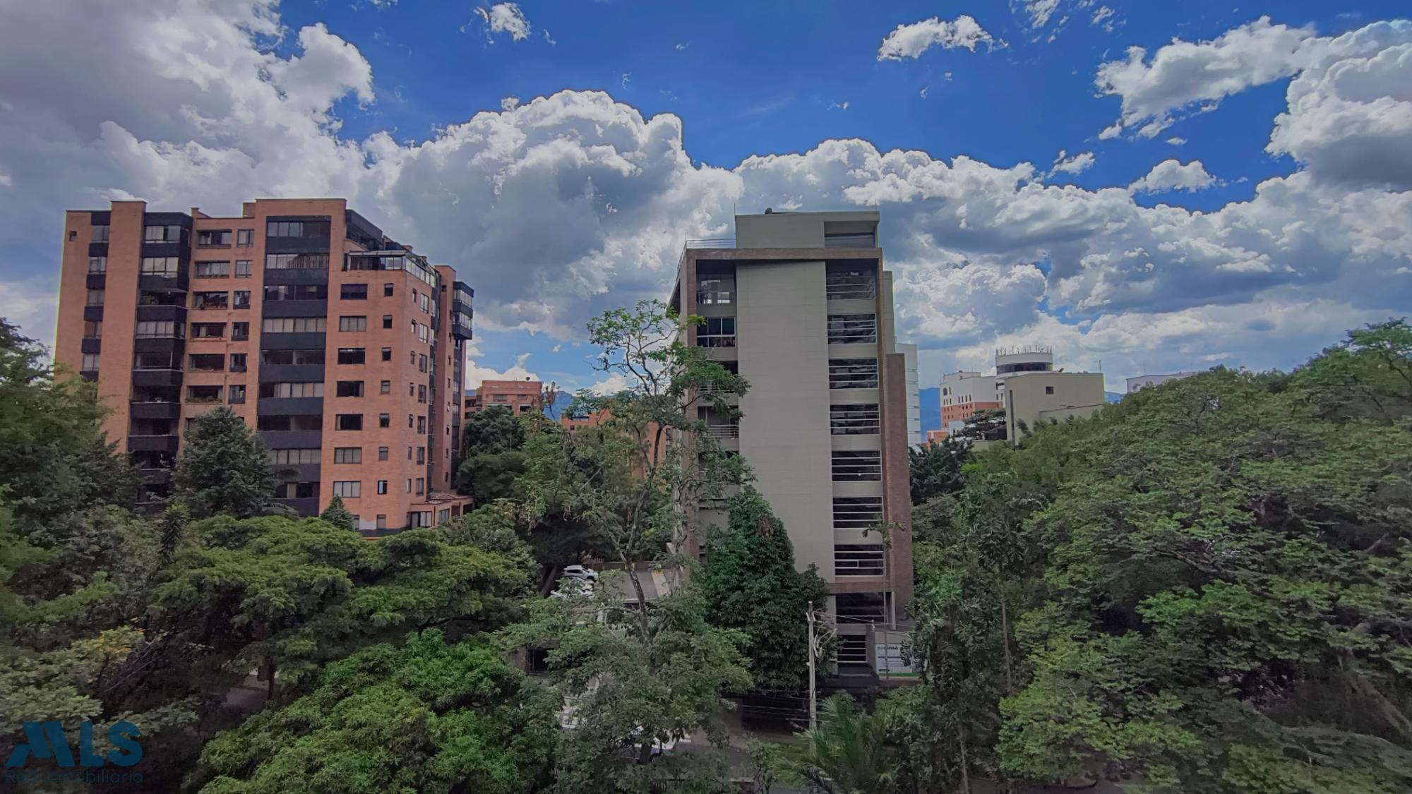 Apartamento para remodelar en sector de la Tomatera, medellin - la tomatera