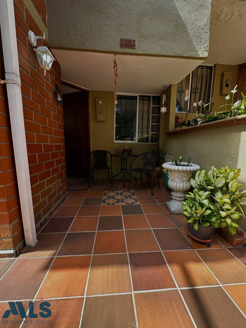 Hermosa casa en unidad cerrada zona semiplana cerca a la avenida el poblado envigado - loma del barro