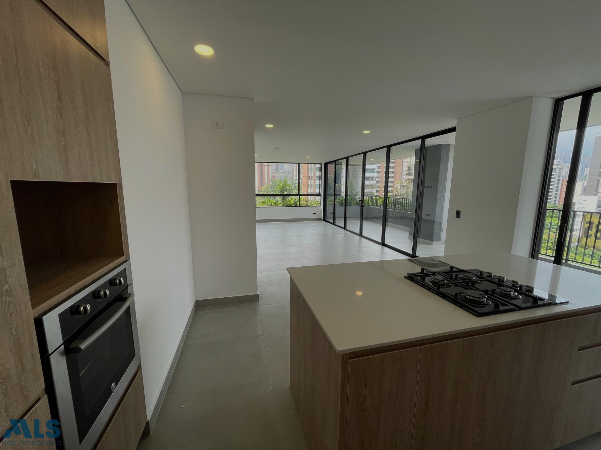 Estrena Apto: Nuevo Apartamento con 270° de Vista y Baño/vestier en cada Habitación medellin - castropol