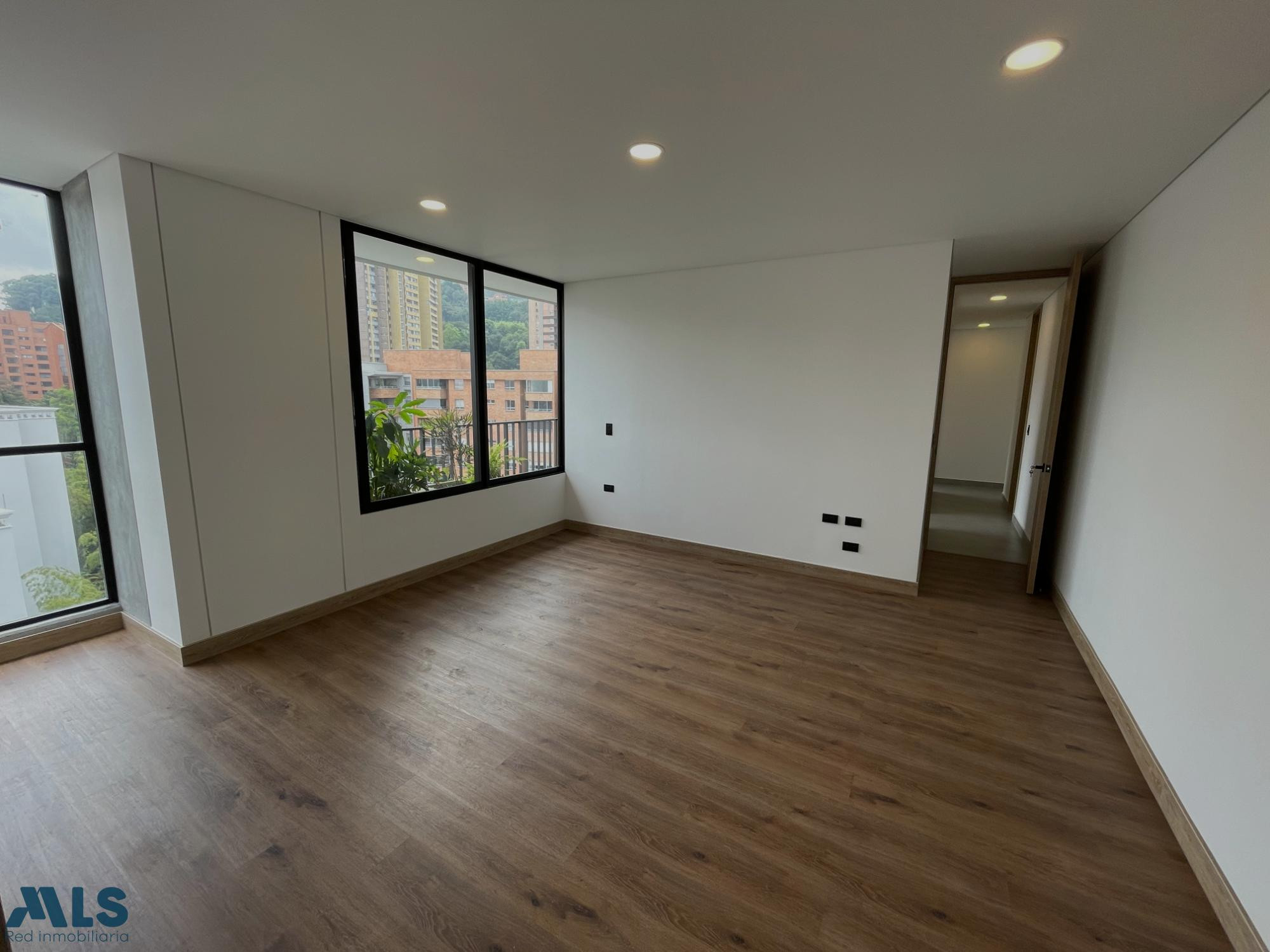 Estrena Apto: Nuevo Apartamento con 270° de Vista y Baño/vestier en cada Habitación medellin - castropol