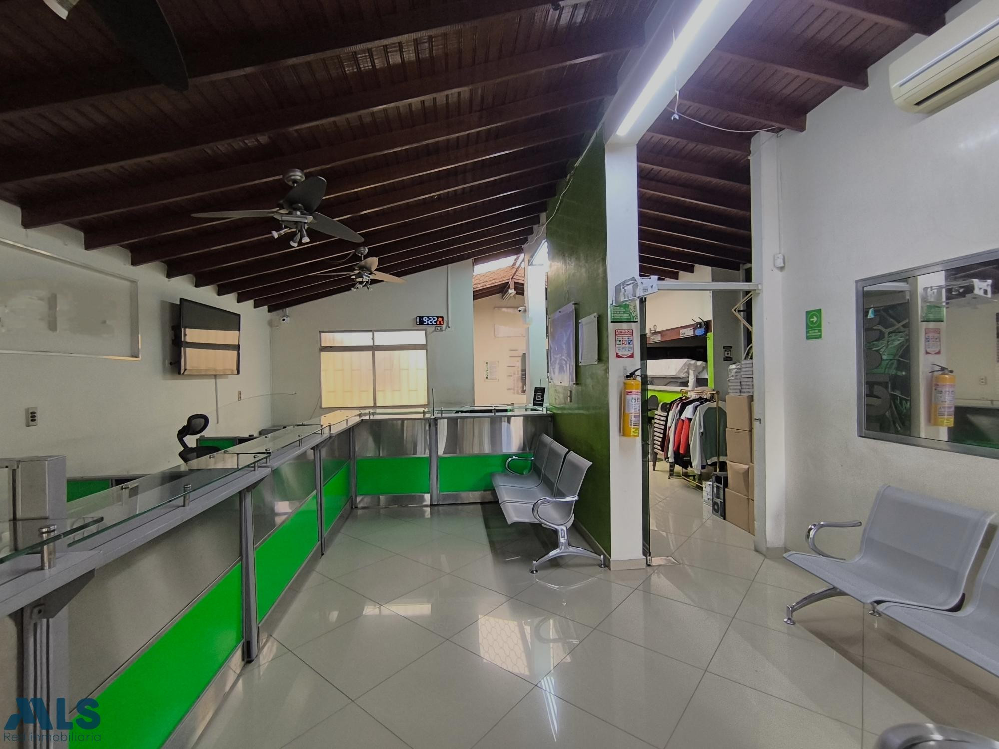 Propiedad con gran potencial comercial a pasos de la Avenida 70 y el Metro medellin - estadio