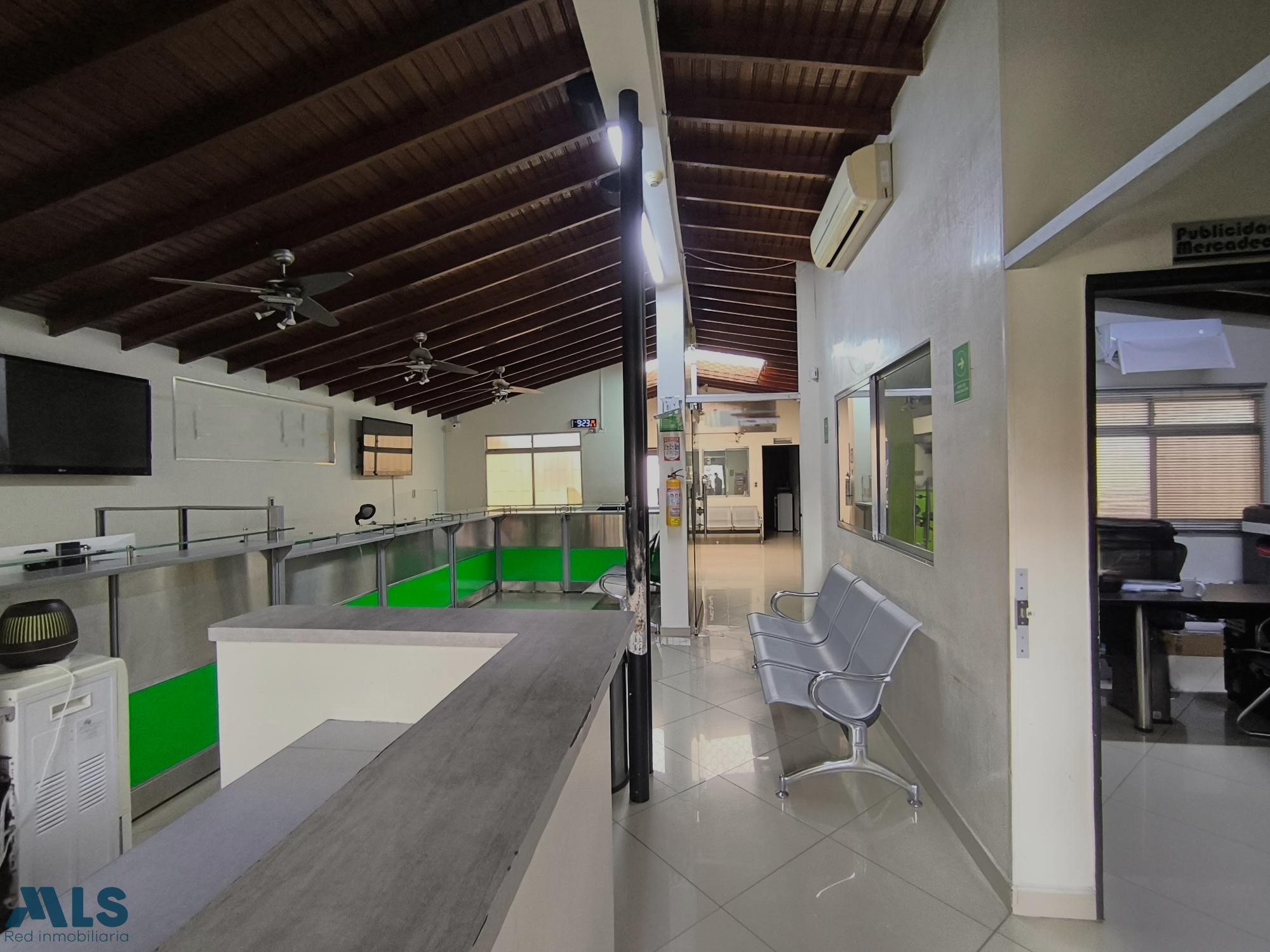 Propiedad con gran potencial comercial a pasos de la Avenida 70 y el Metro medellin - estadio