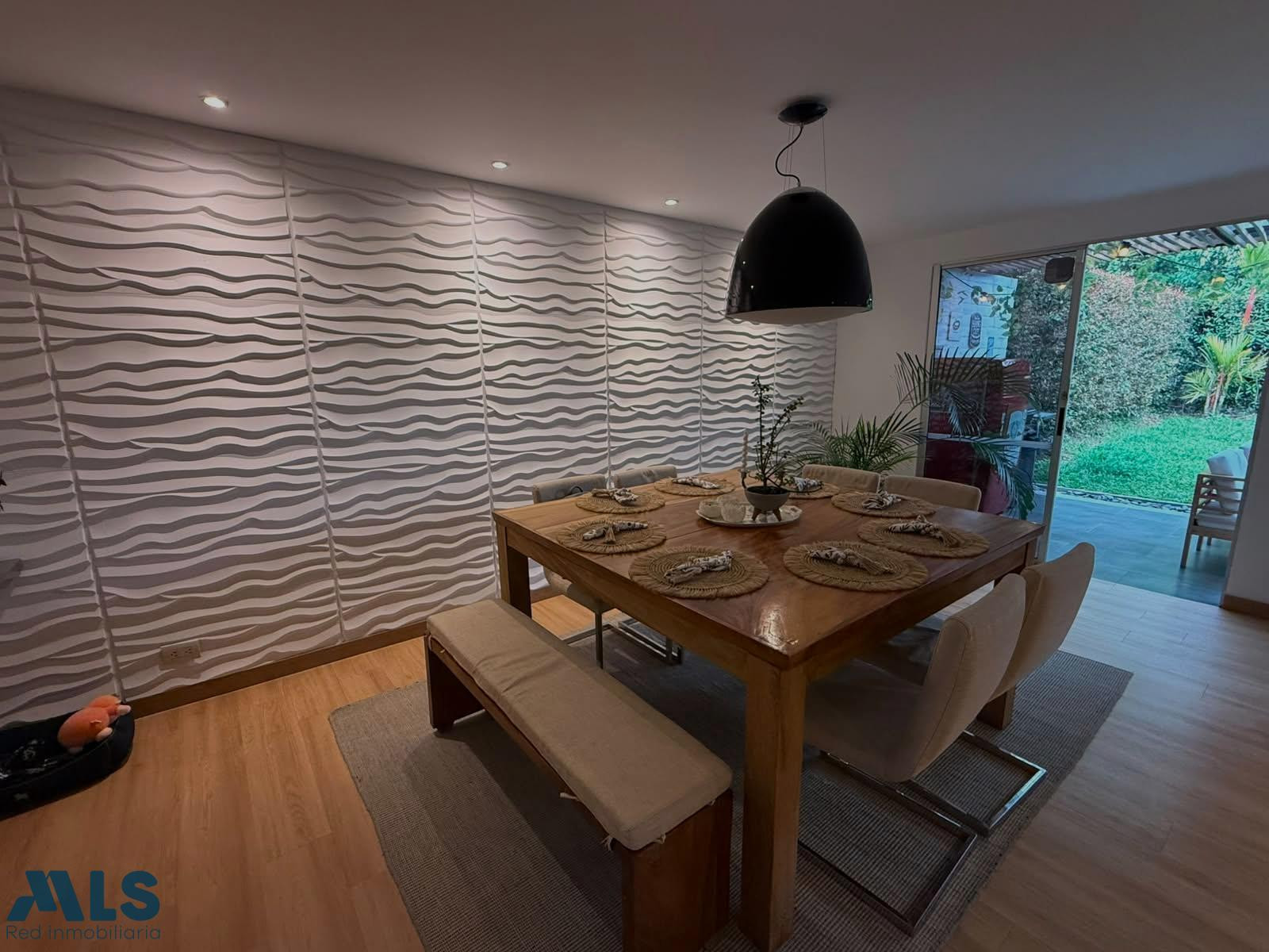 HERMOSA CASA EN UNIDAD CERRADA EN SAN LUCAS envigado - san lucas