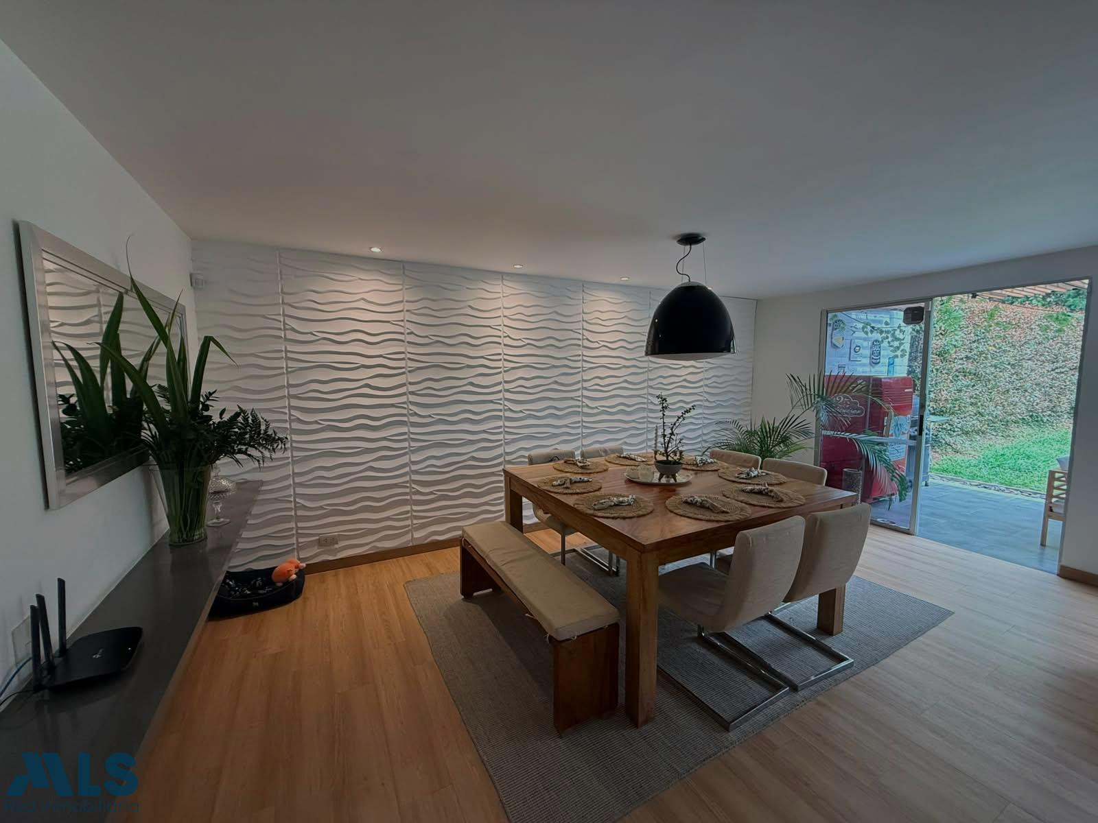 HERMOSA CASA EN UNIDAD CERRADA EN SAN LUCAS envigado - san lucas