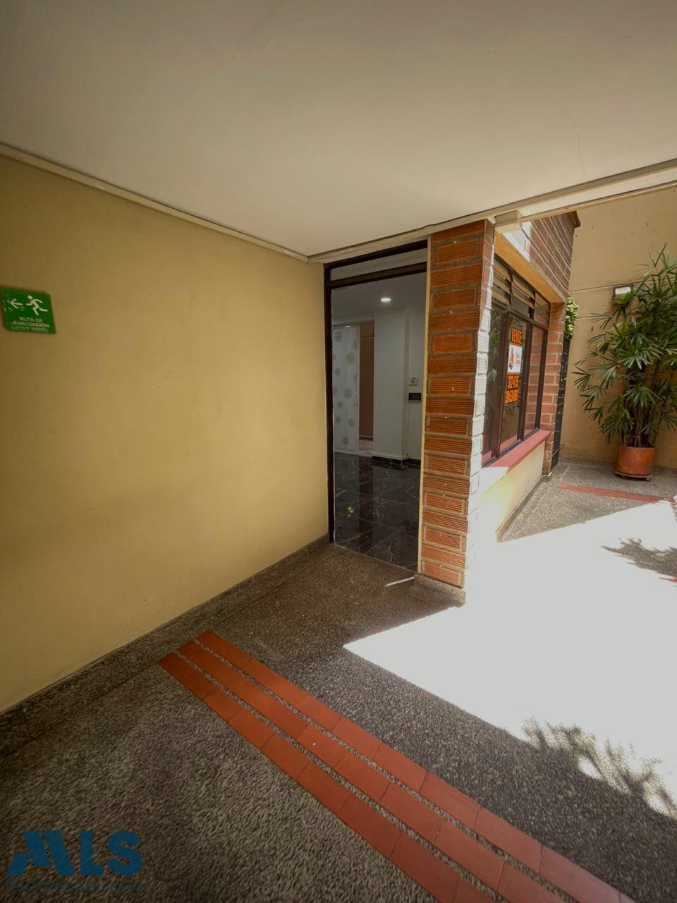 Local comercial en venta Laureles Segundo Parque 42 m² $500MM medellin - estadio