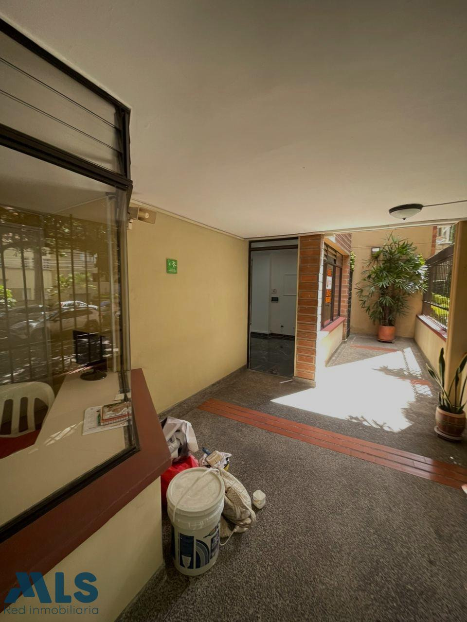 Local comercial en venta Laureles Segundo Parque 42 m² $500MM medellin - estadio