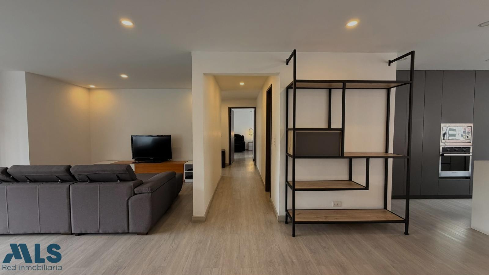 Apartamento completamente remodelado de 182 m2 medellin - patio bonito
