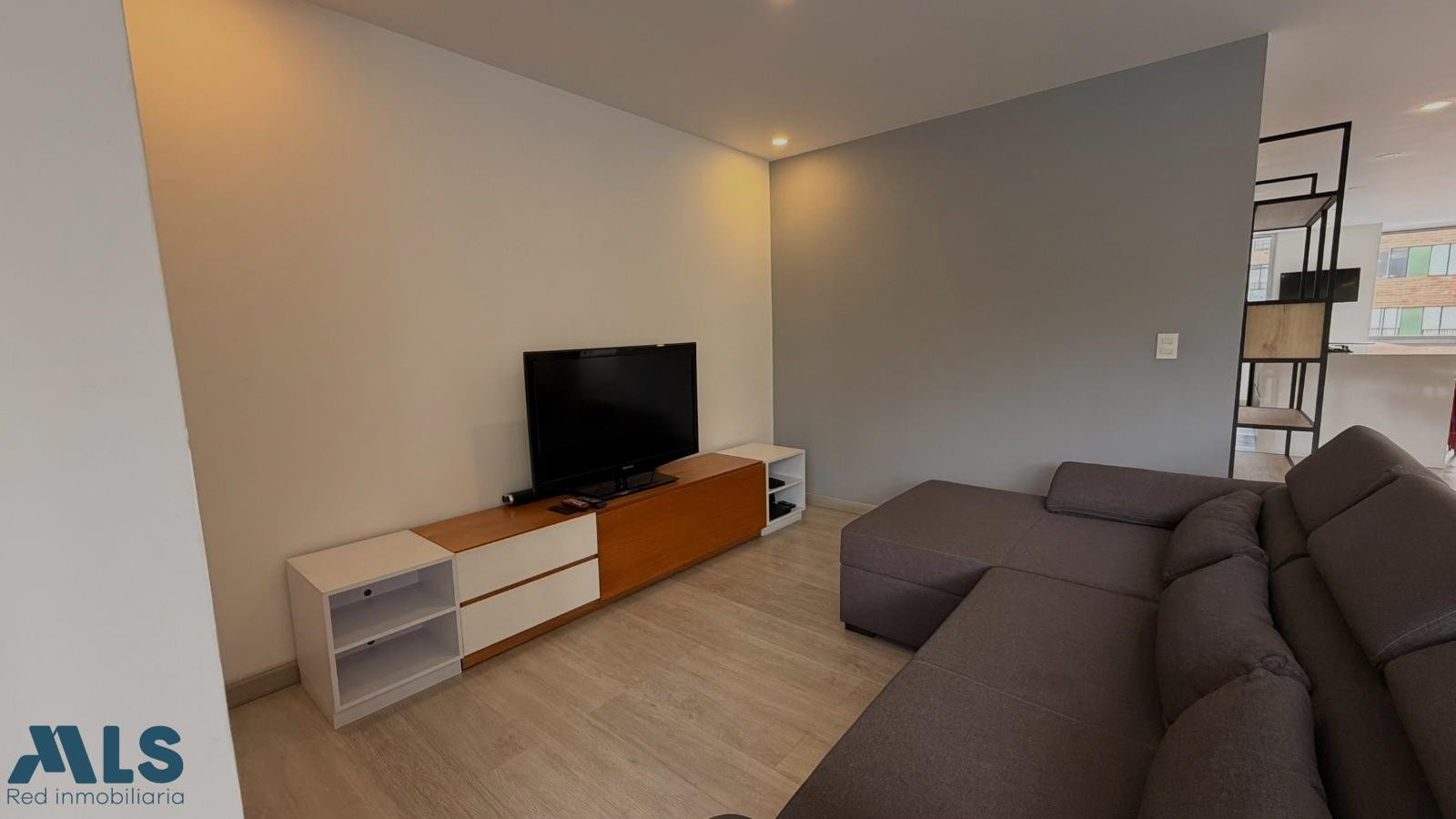 Apartamento completamente remodelado de 182 m2 medellin - patio bonito