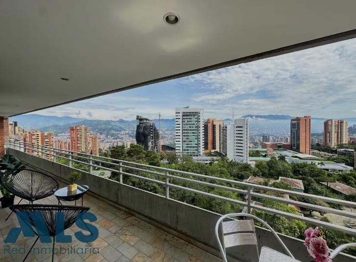 Exclusividad frente a El Tesoro medellin - el tesoro