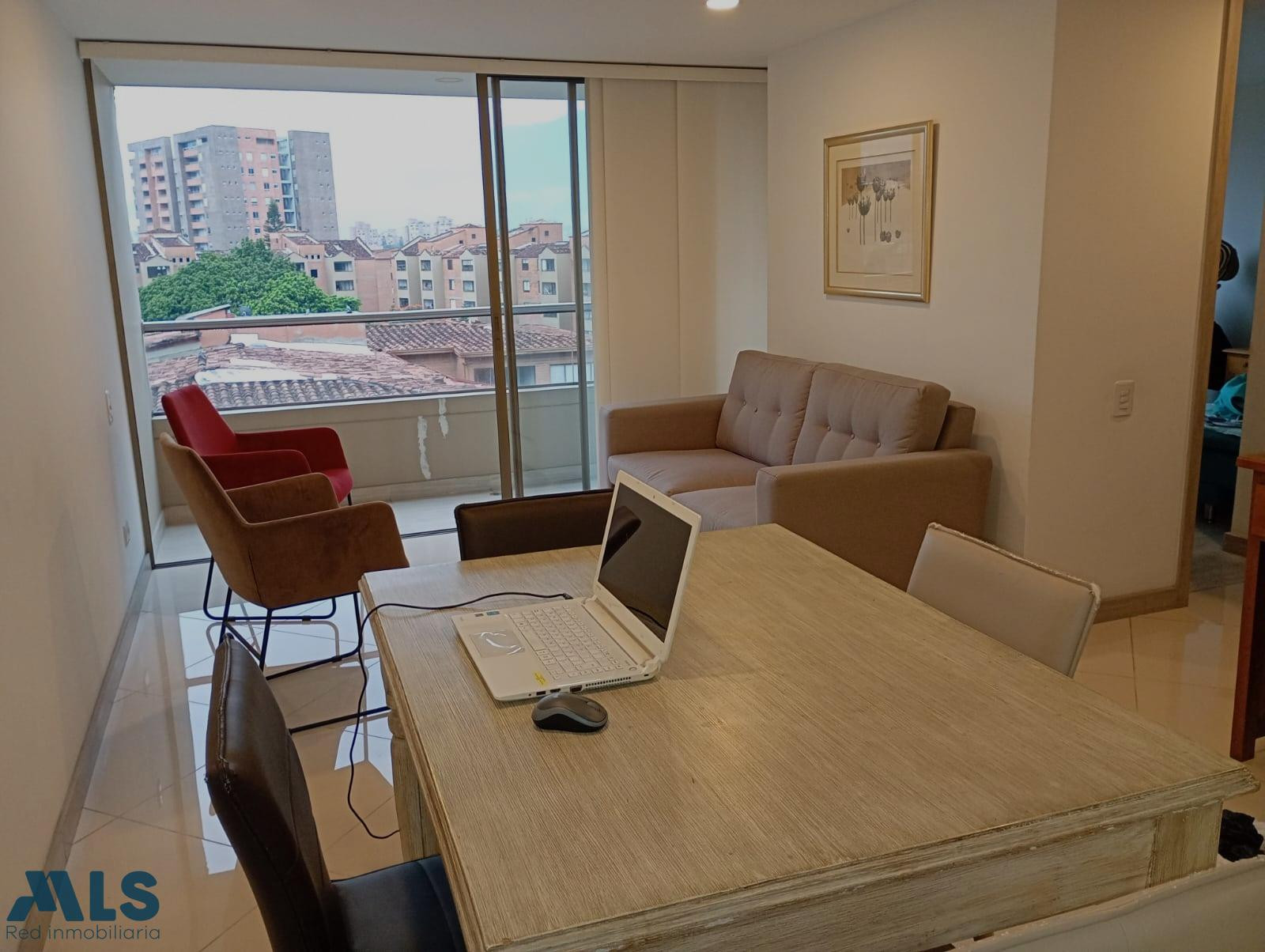 APartamento ubicado en la parte baja y plana de envigado cerca a todo envigado - la salle