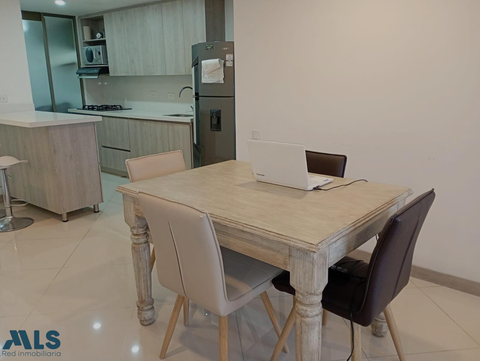 APartamento ubicado en la parte baja y plana de envigado cerca a todo envigado - la salle