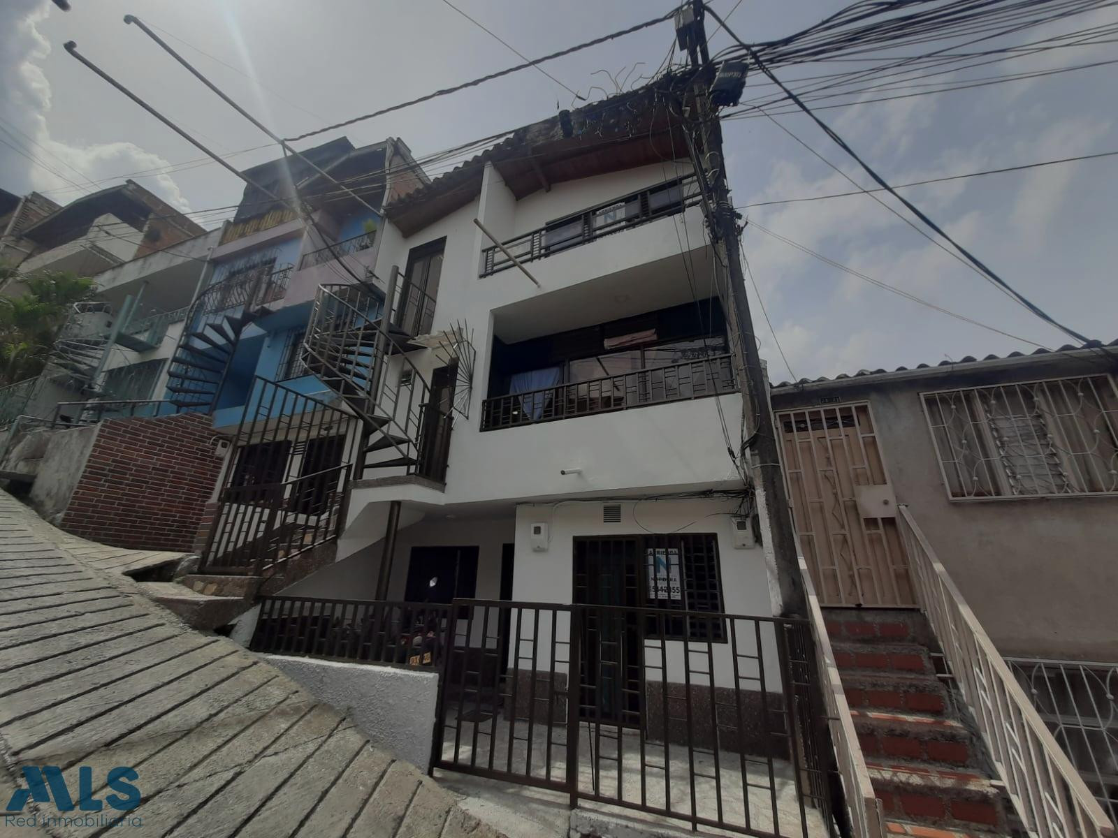 EXCELENTE INMUEBLE medellin - sucre