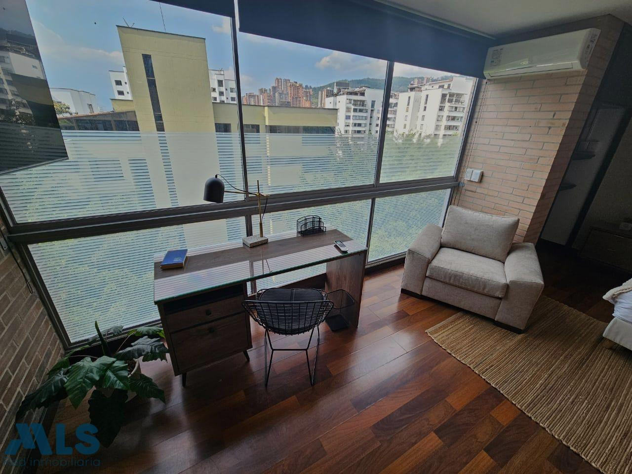 super apartaestudio muy central y zona muy estratégica para inversion o vivir . medellin - provenza