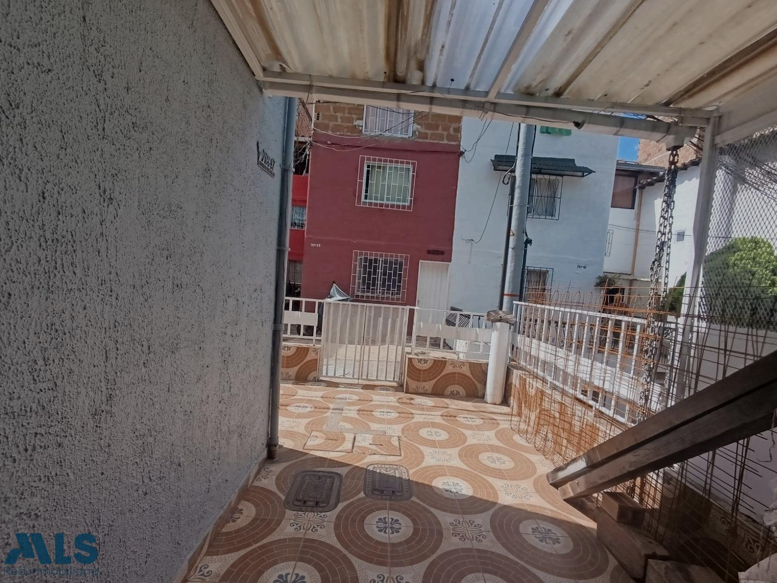Casa triplex en venta en Balcones de la serranía medellin - el rincon