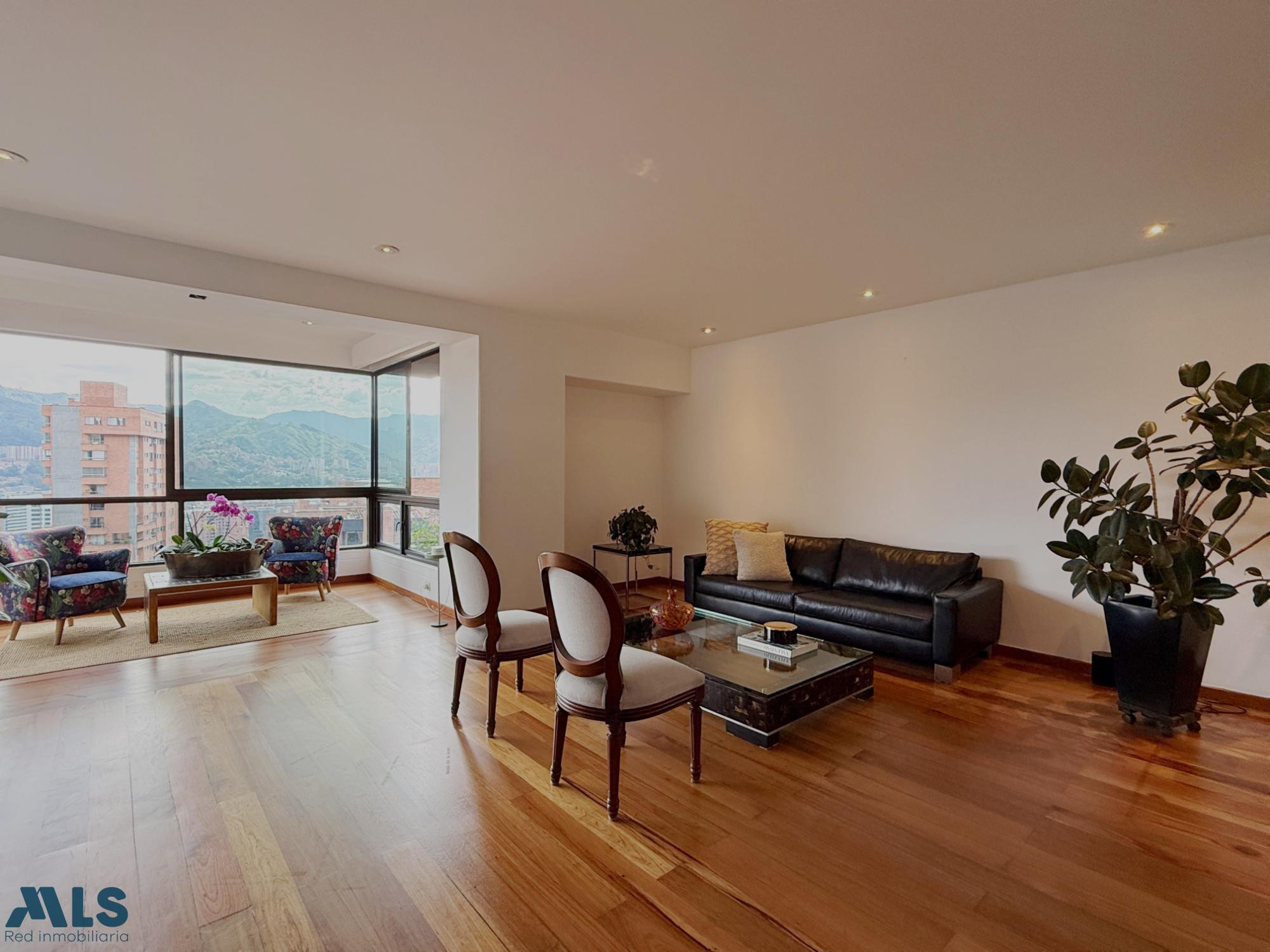 Espectacular apartamento en la mejor ubicación del Poblado medellin - la tomatera