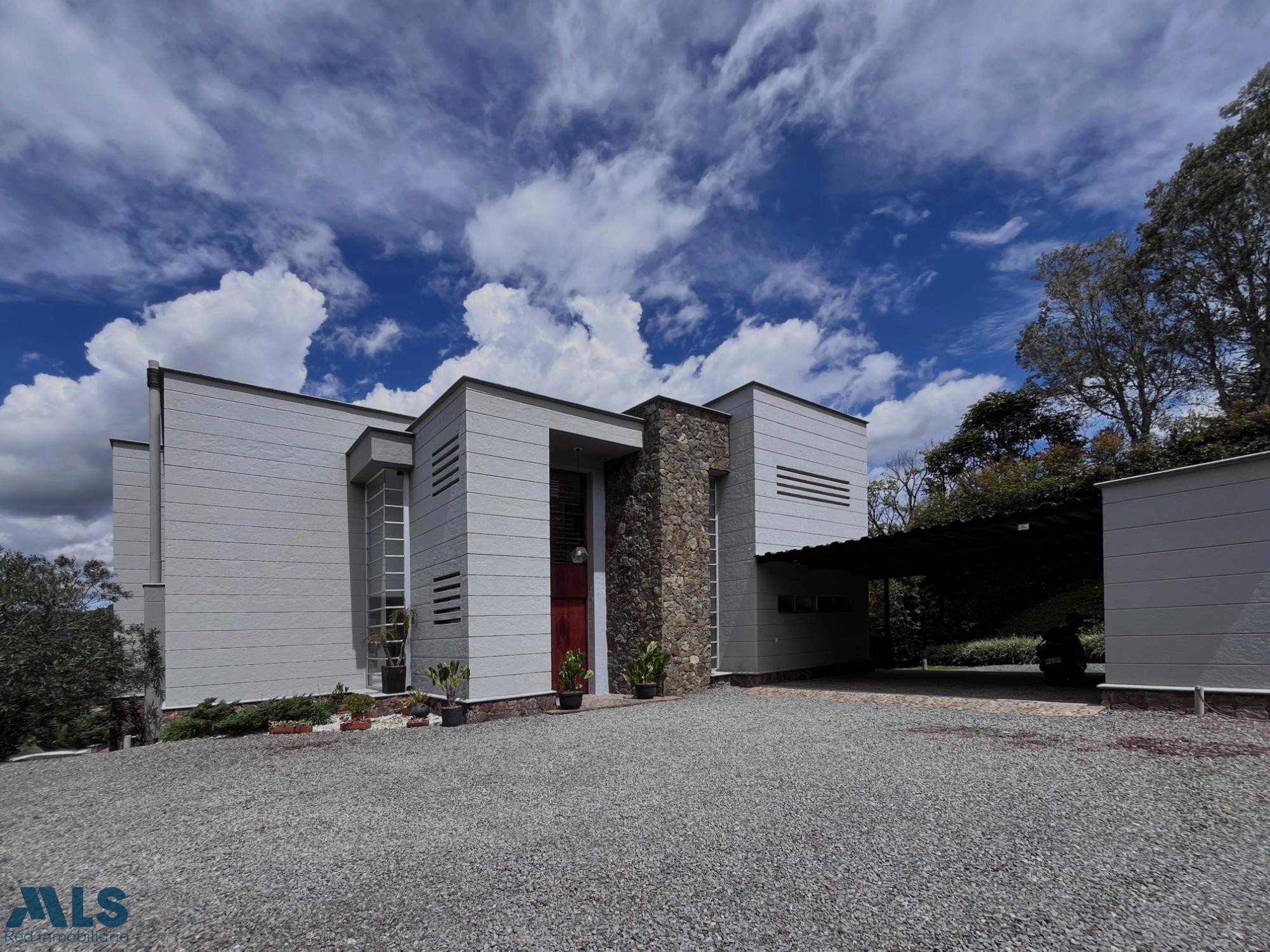 Venta de Exclusiva casa campestre en el Tablazo. rionegro - v el tablazo