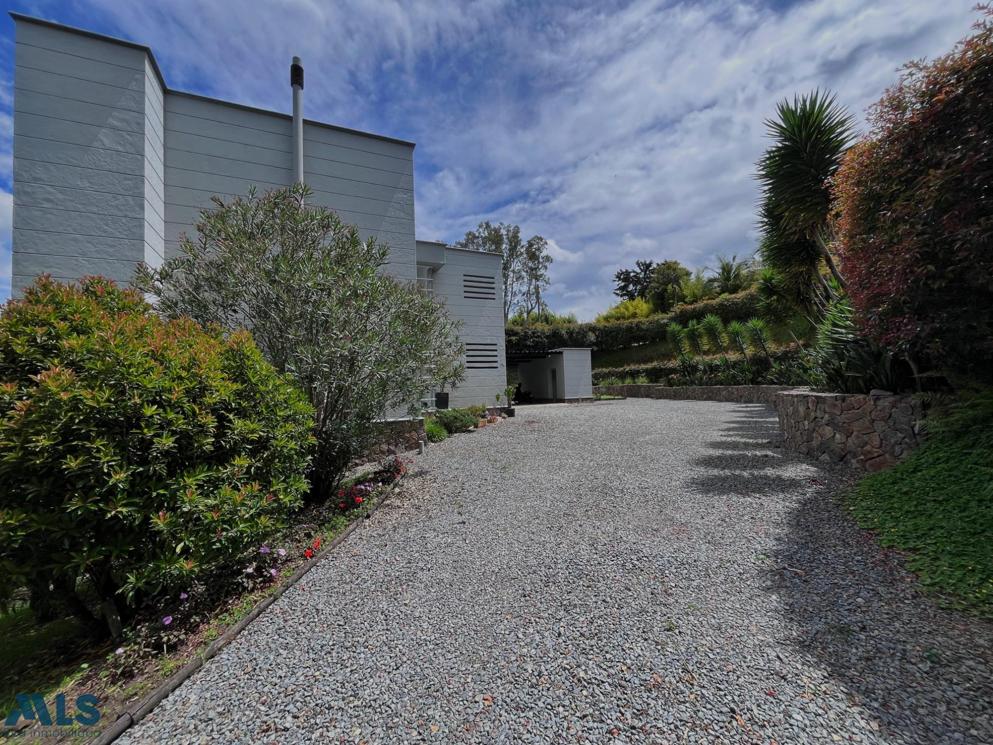 Venta de Exclusiva casa campestre en el Tablazo. rionegro - v el tablazo