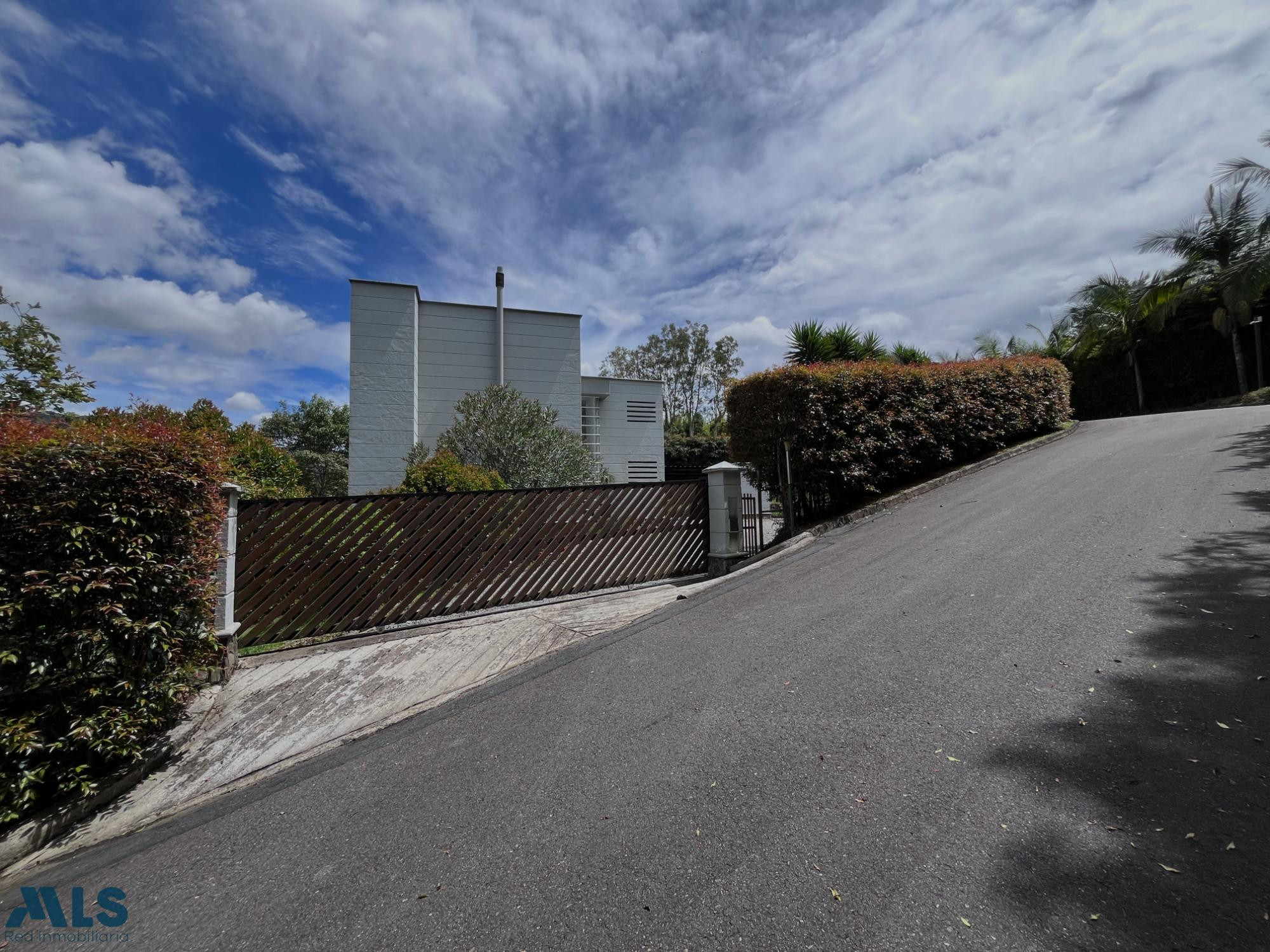 Venta de Exclusiva casa campestre en el Tablazo. rionegro - v el tablazo