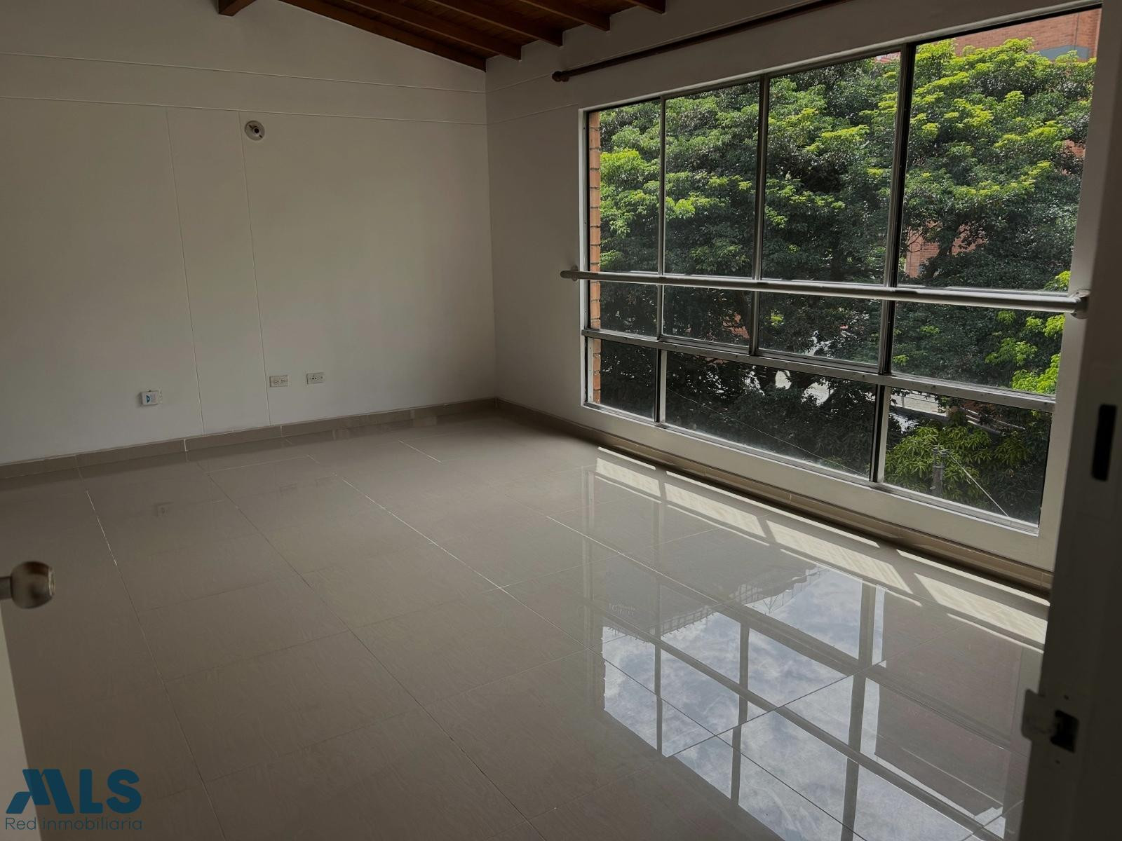 Apartamento en Venta Loma De san Julián. medellin - loma de san julian