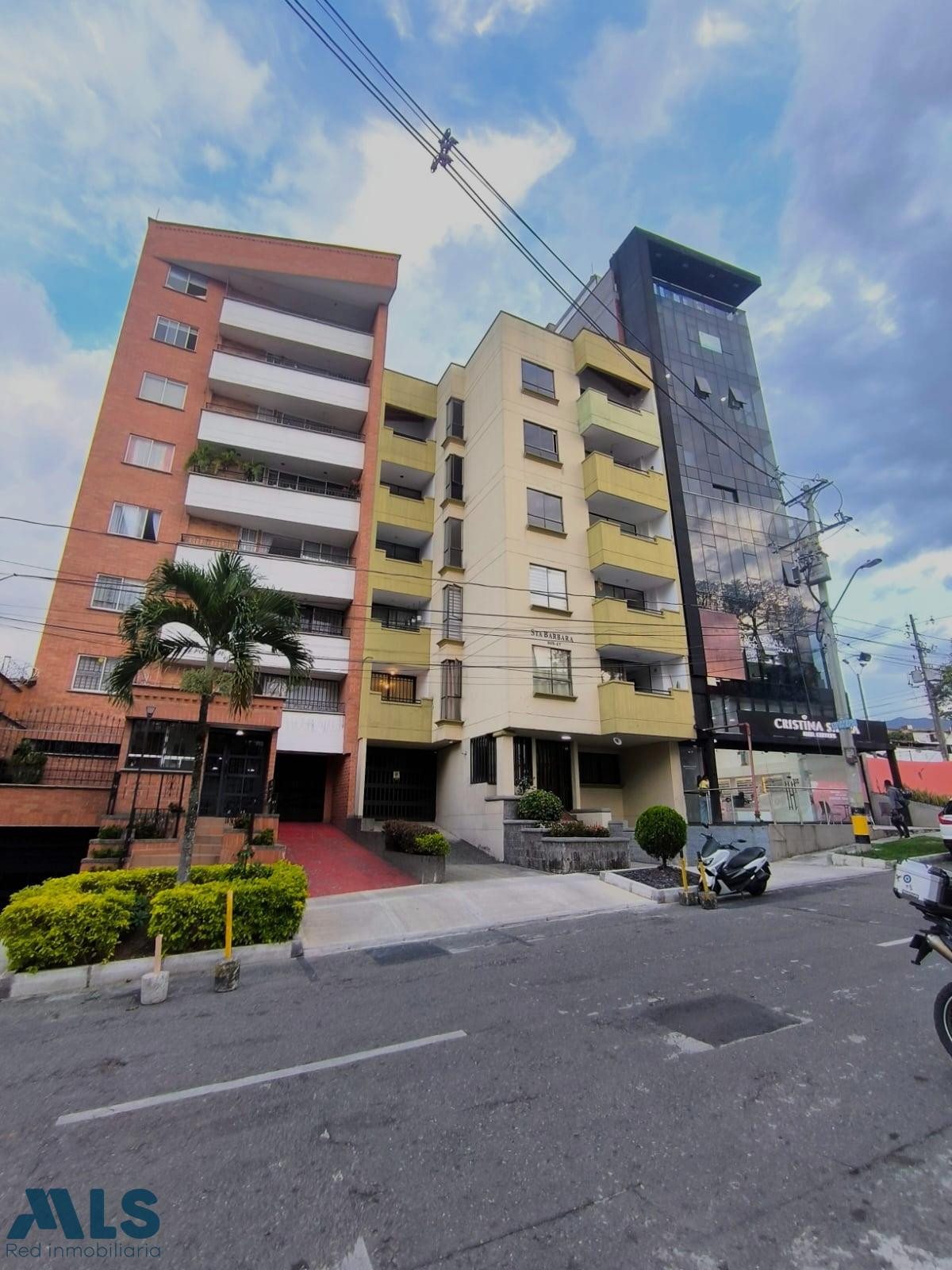 EXCELENTE UBICACION, CERCA AL VIVA LAURELES. medellin - las acacias