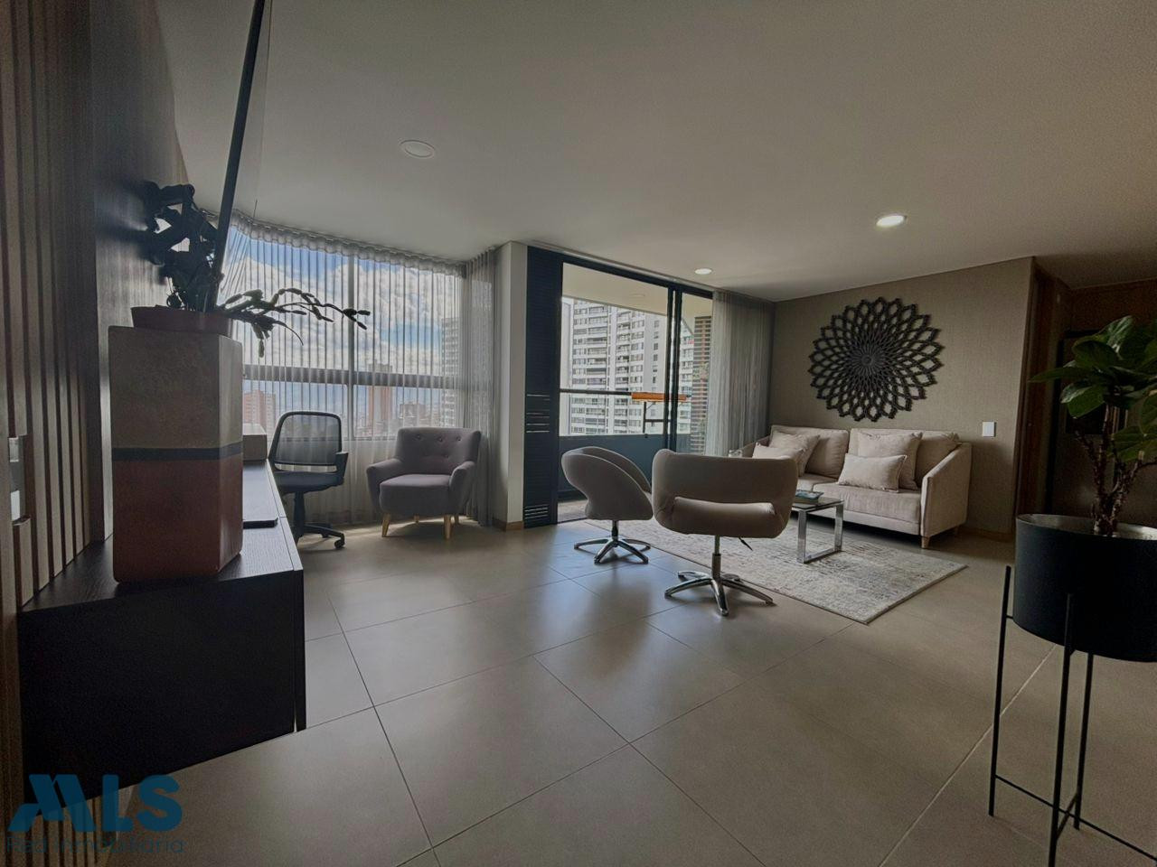 Apartamento con excelente vista medellin - las palmas