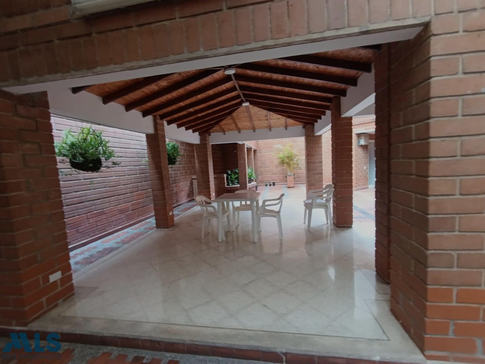 super apartamento clásico en el corazón de laureles medellin - laureles