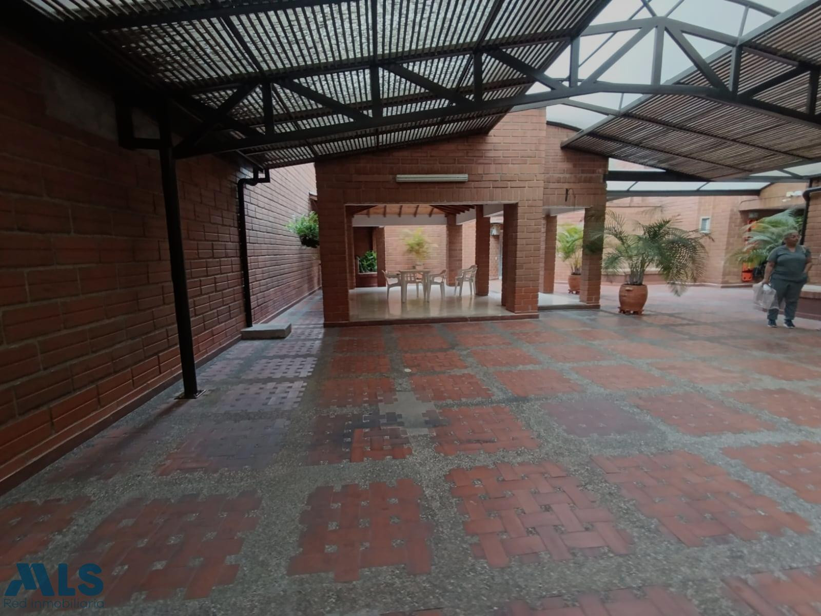 super apartamento clásico en el corazón de laureles medellin - laureles