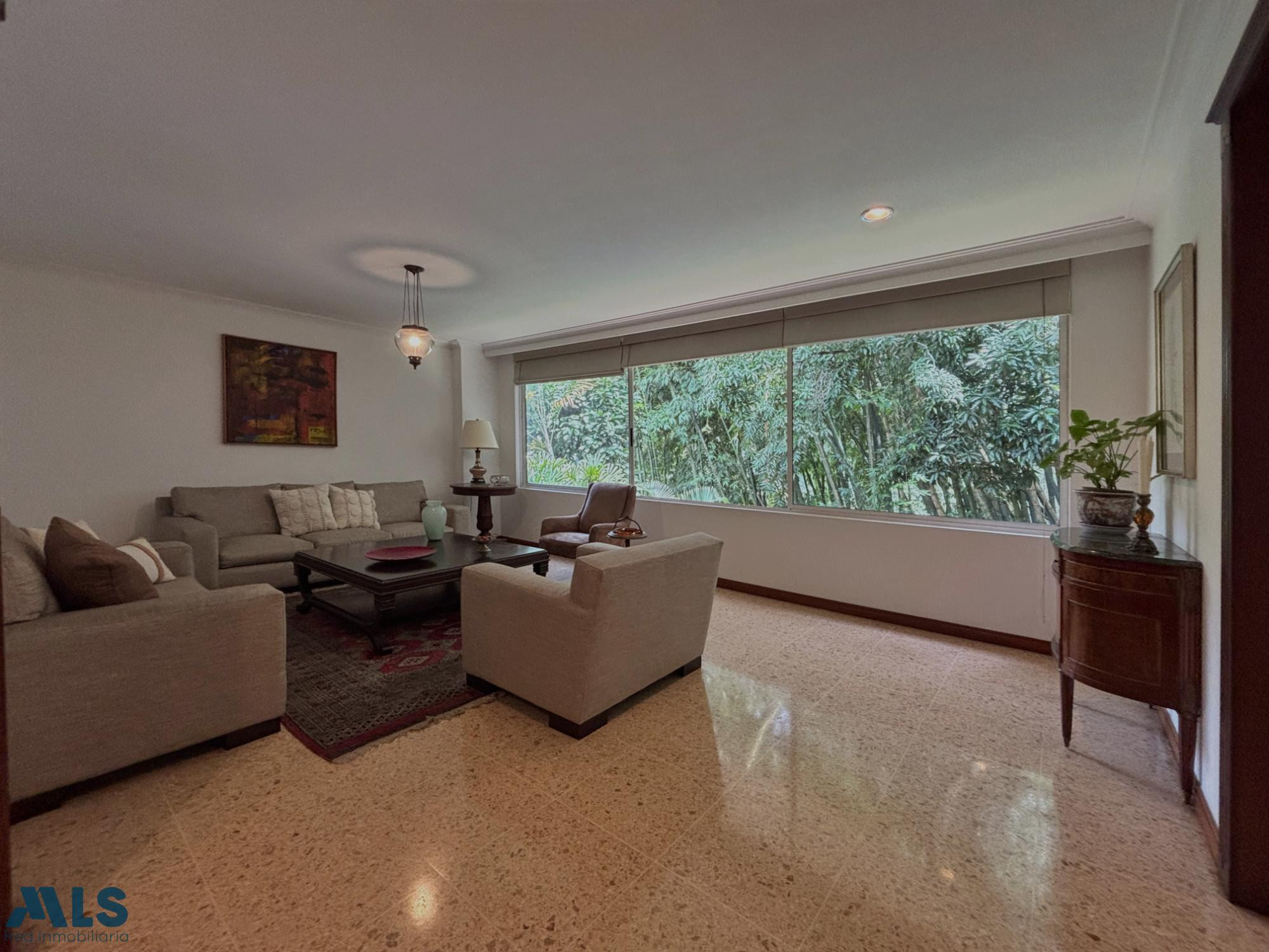 HERMOSA CASA PARA LA VENTA envigado - loma de benedictinos
