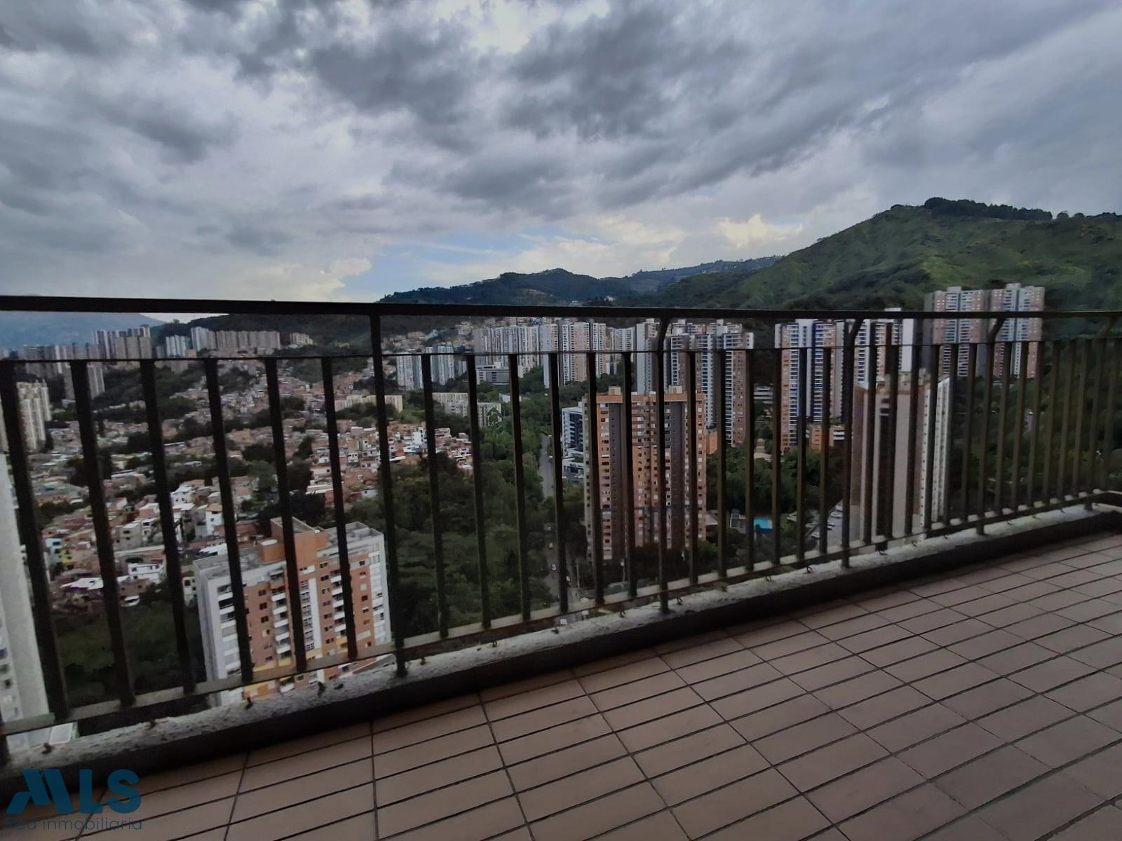 Apartamento en Loma de Los Bernal. medellin - loma de los bernal