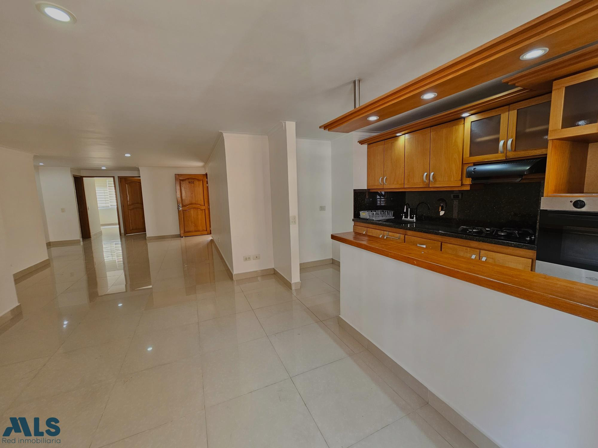 VENTA APARTAMENTO LAURELES EDIFICIO EXCLUSIVO medellin - santa teresita